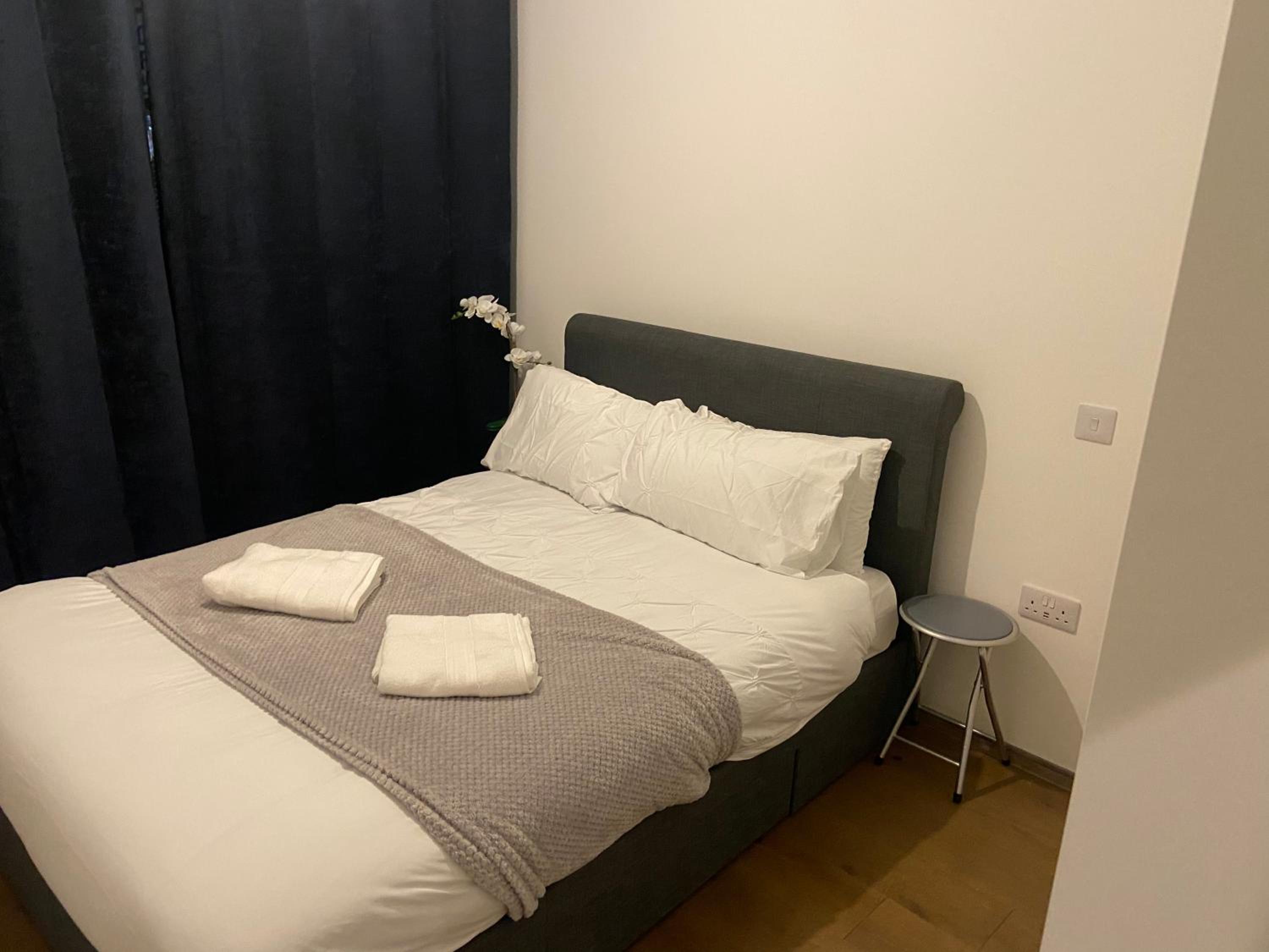 New Modern Apartment near Heathrow Airport view 2