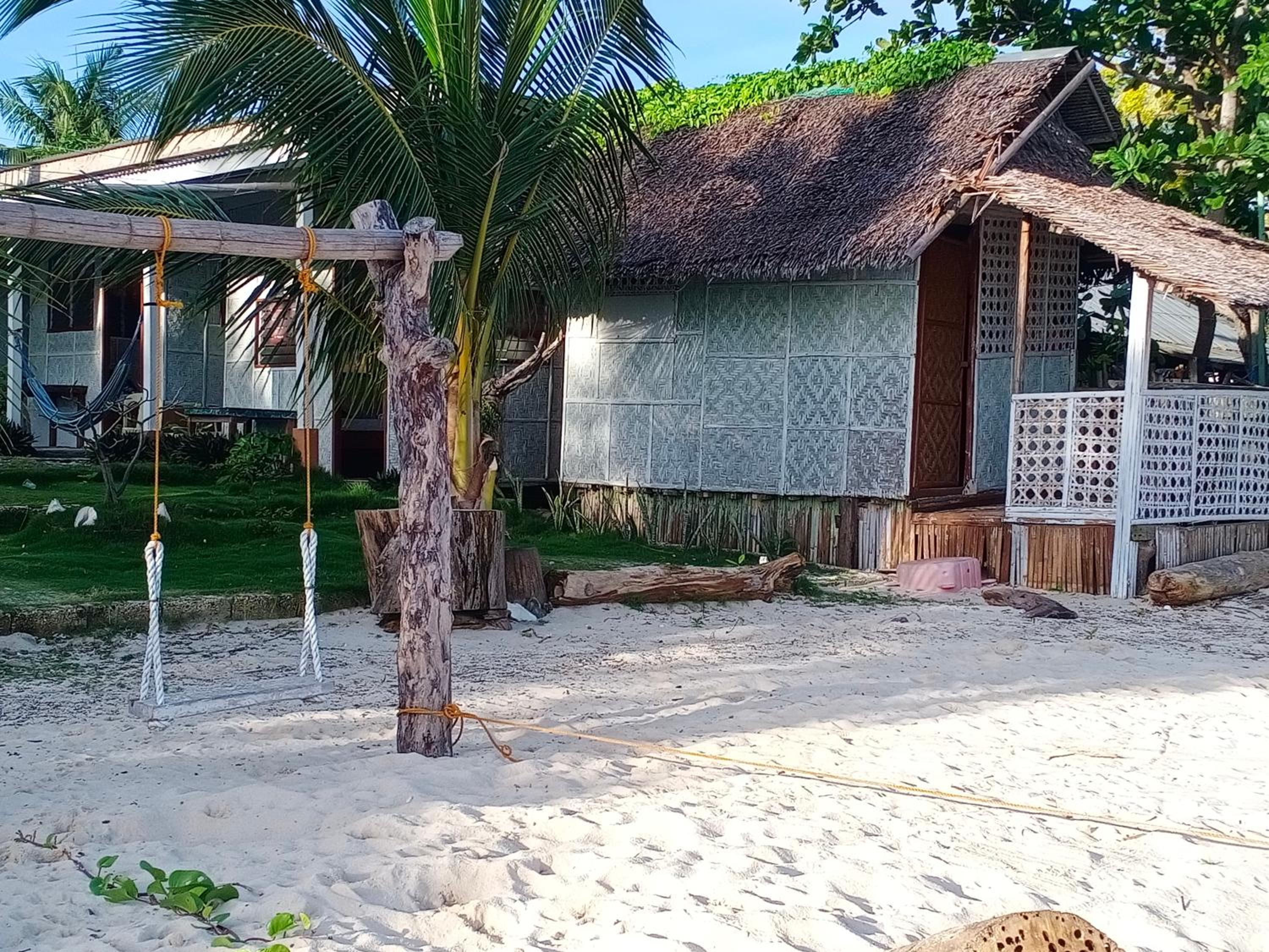 Nitasnipahut Pamilacan island