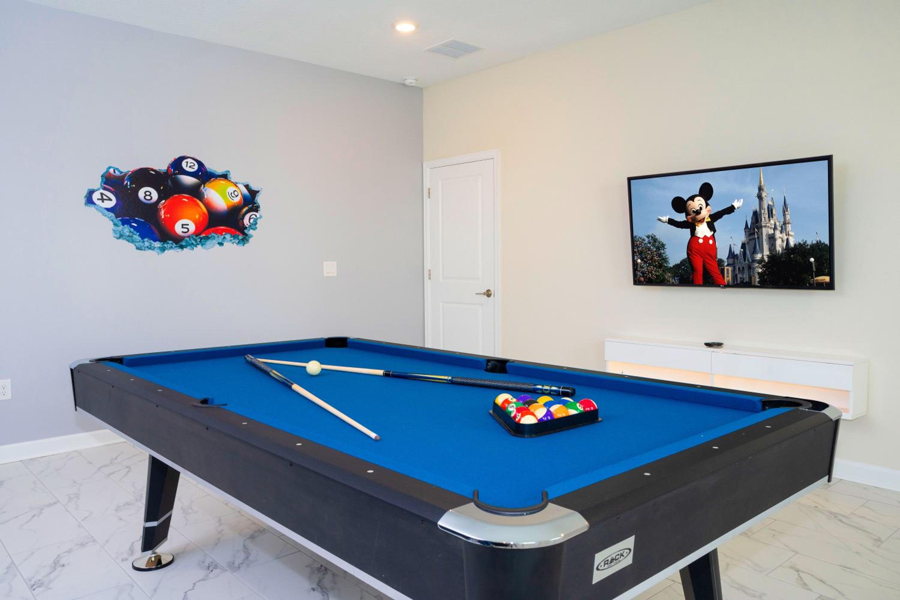 Marvelous 7Bd/5Ba Family Friendly w/ GameRoom & Pool Close to Disney 1201 view 5
