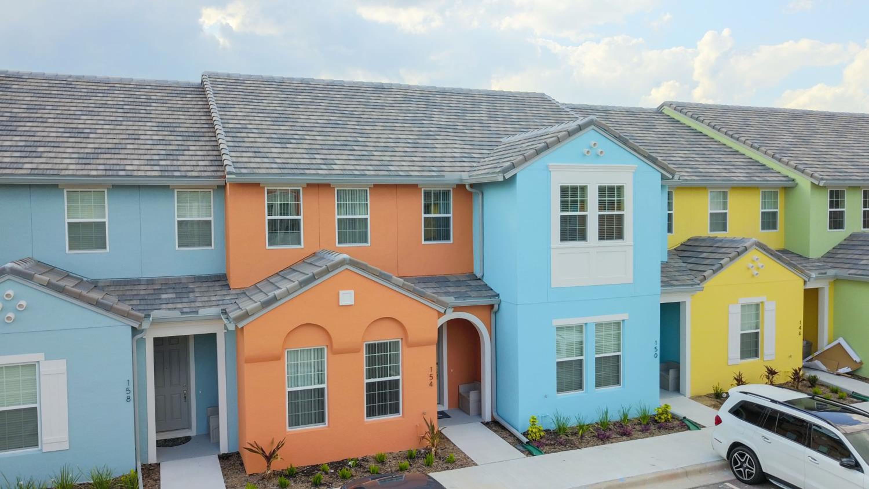 Splendid Four Bedroom Home w/ Pool @Festival 154 - main view
