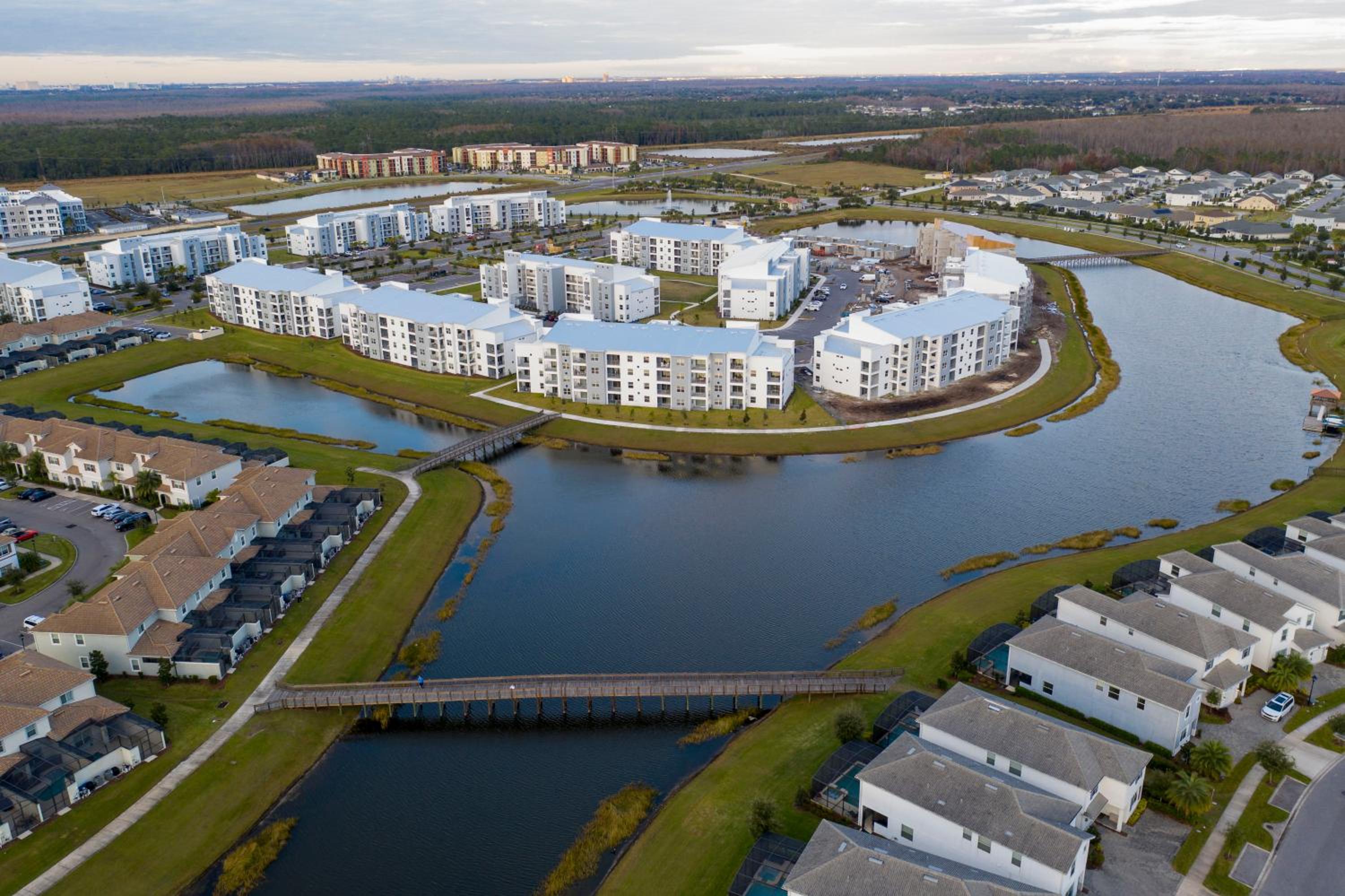 Stunning 3Bd Apto Close to Disney 201P view 4