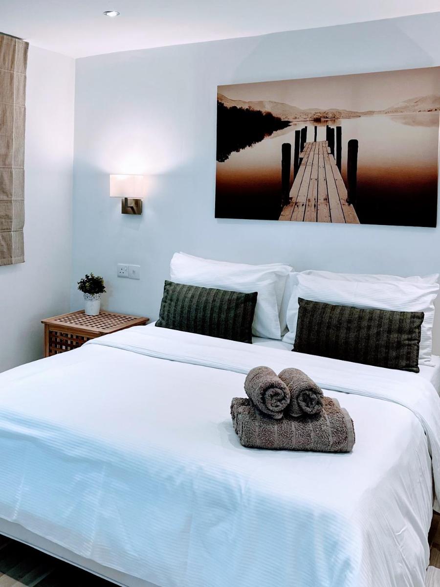 Silver Apartment