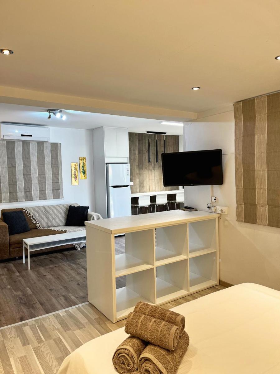Silver Apartment