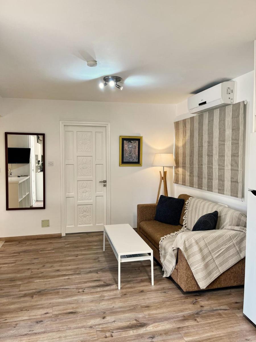 Silver Apartment