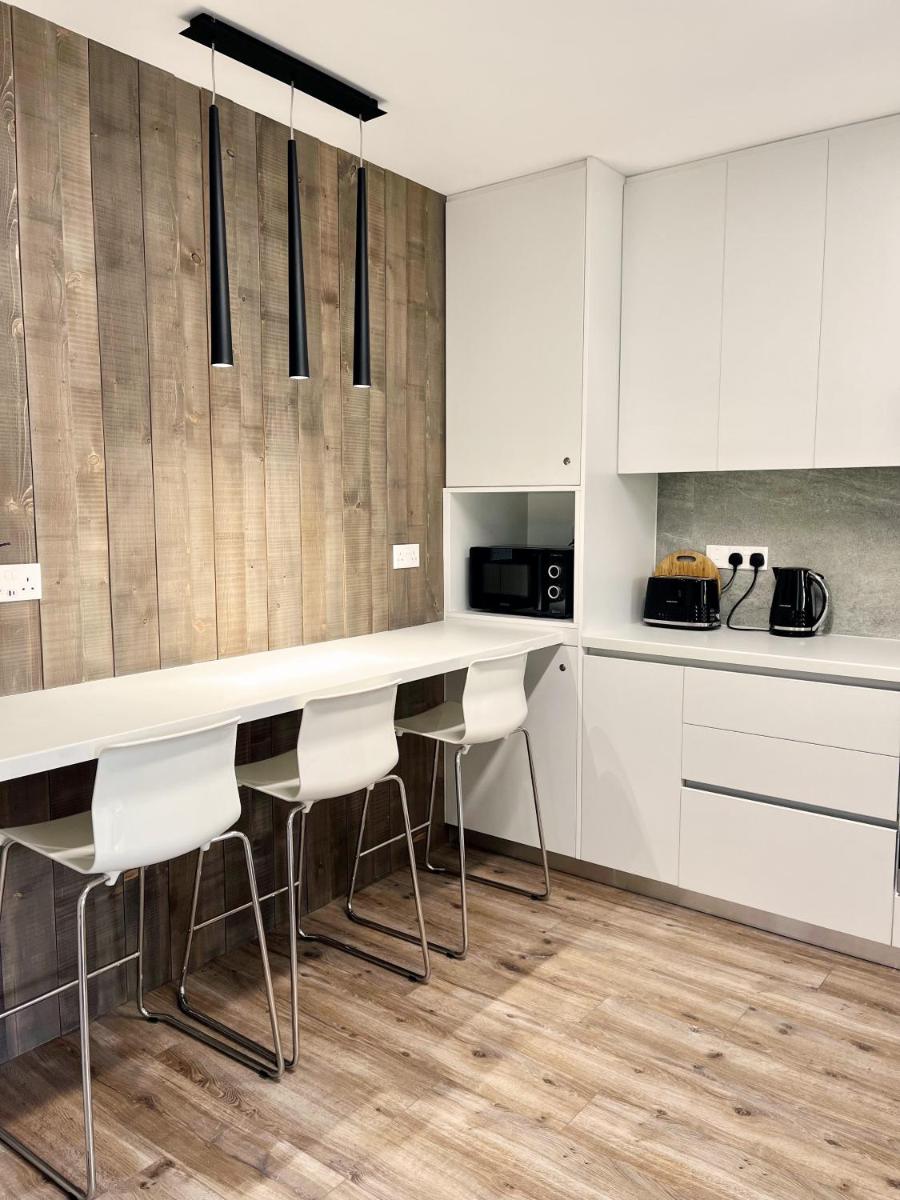 Silver Apartment