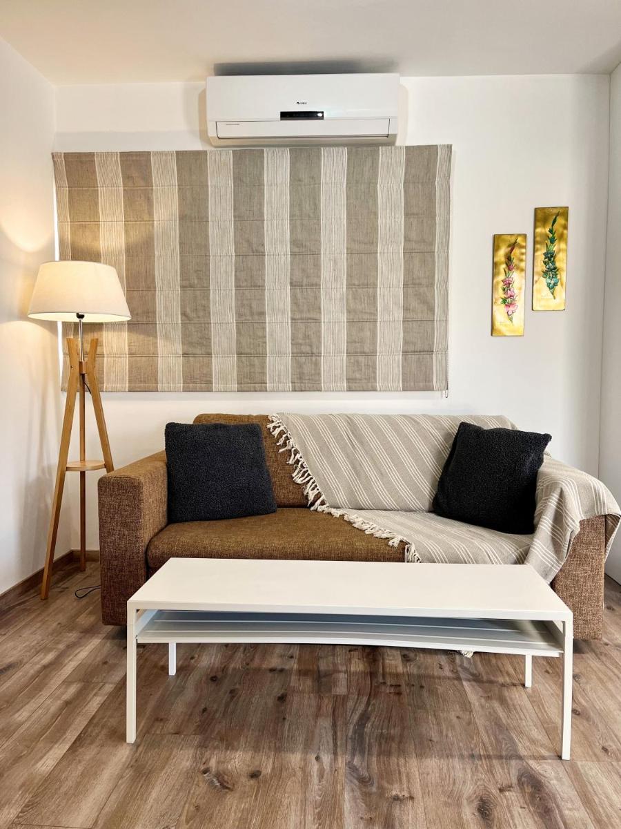 Silver Apartment