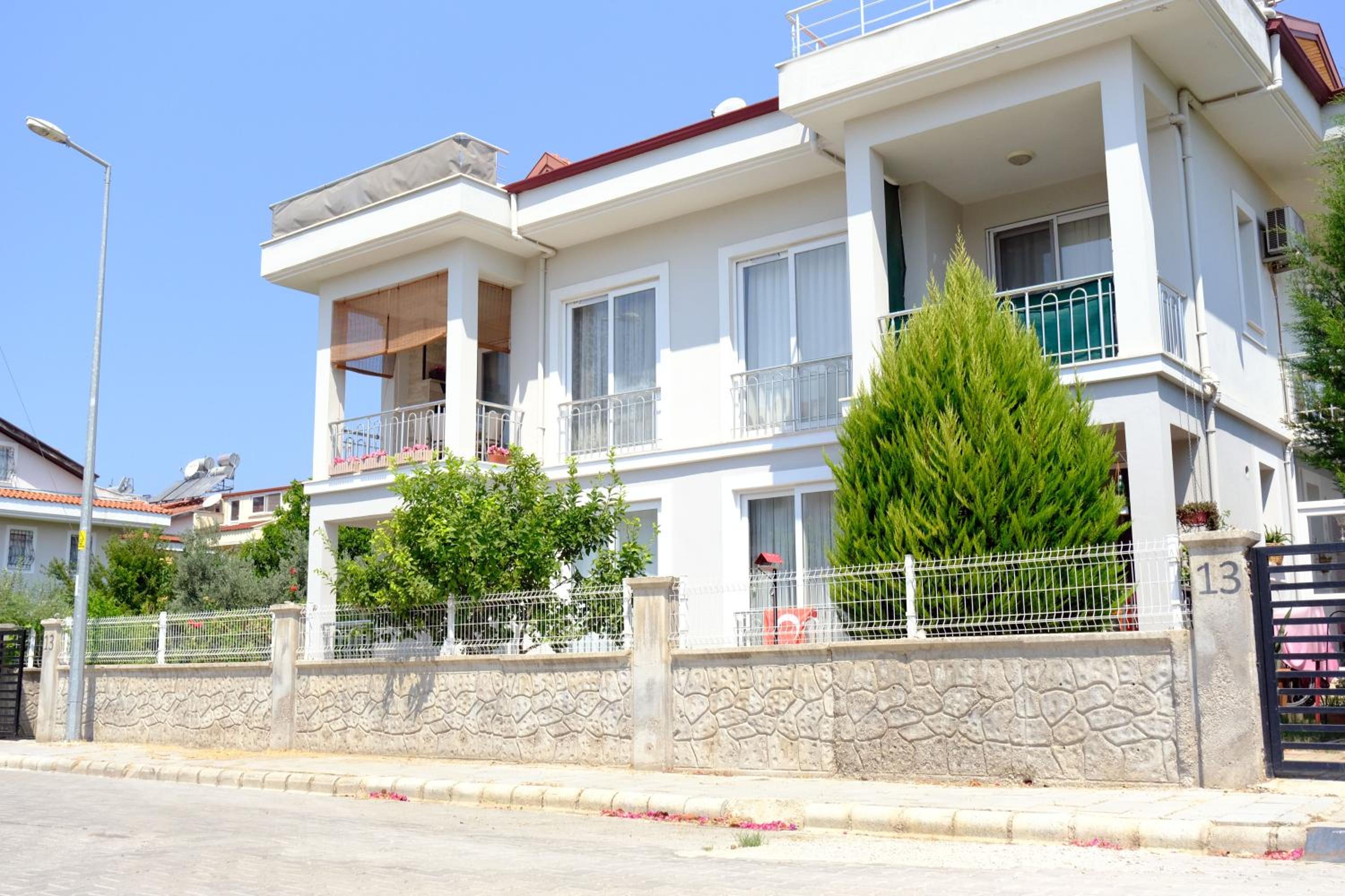 Photo 10