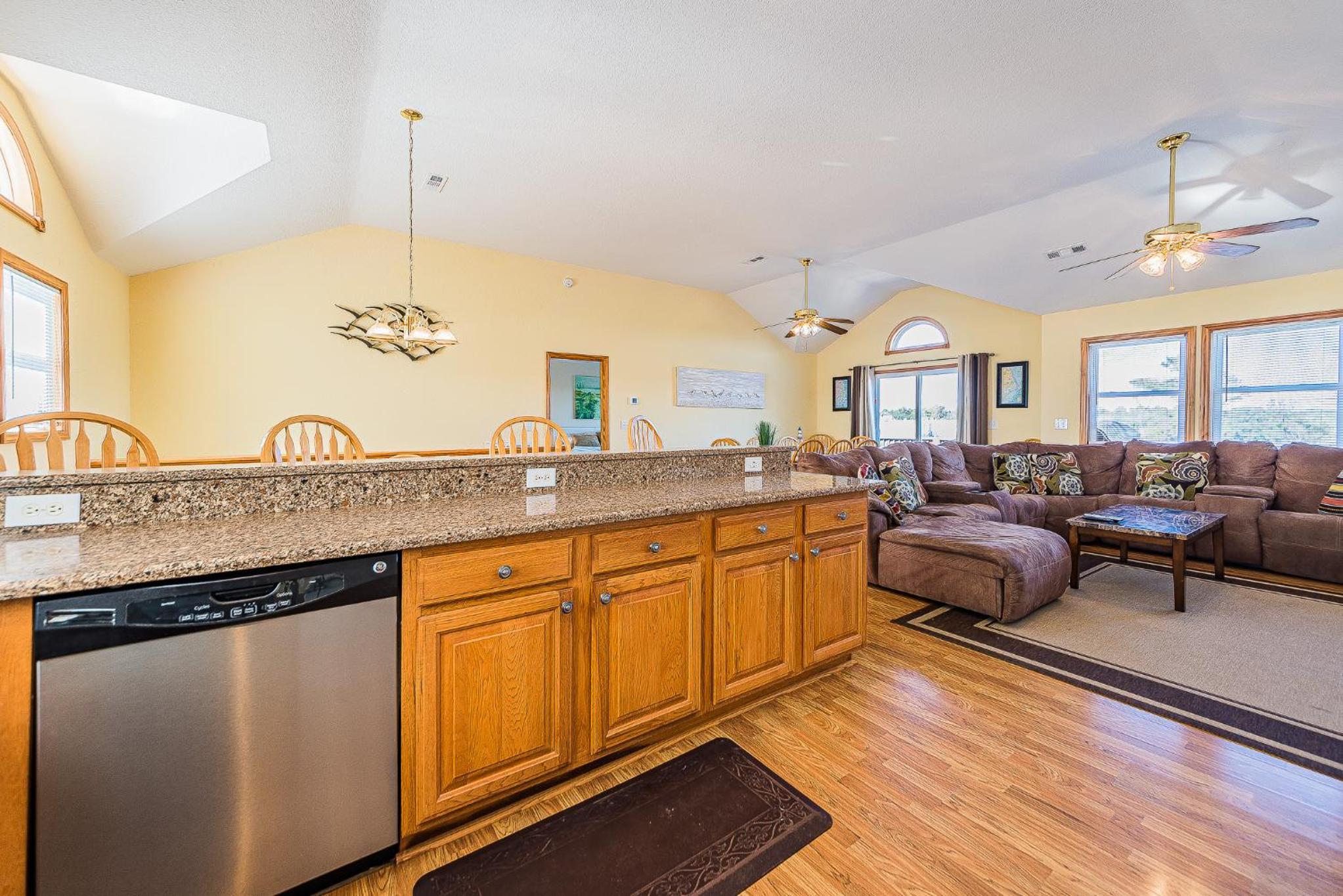 Catching Rays - Corolla, Ocean Sands, 525 Yds to Beach, Pool, Hot Tub, Pool Table, Fireplace, Flex Stays