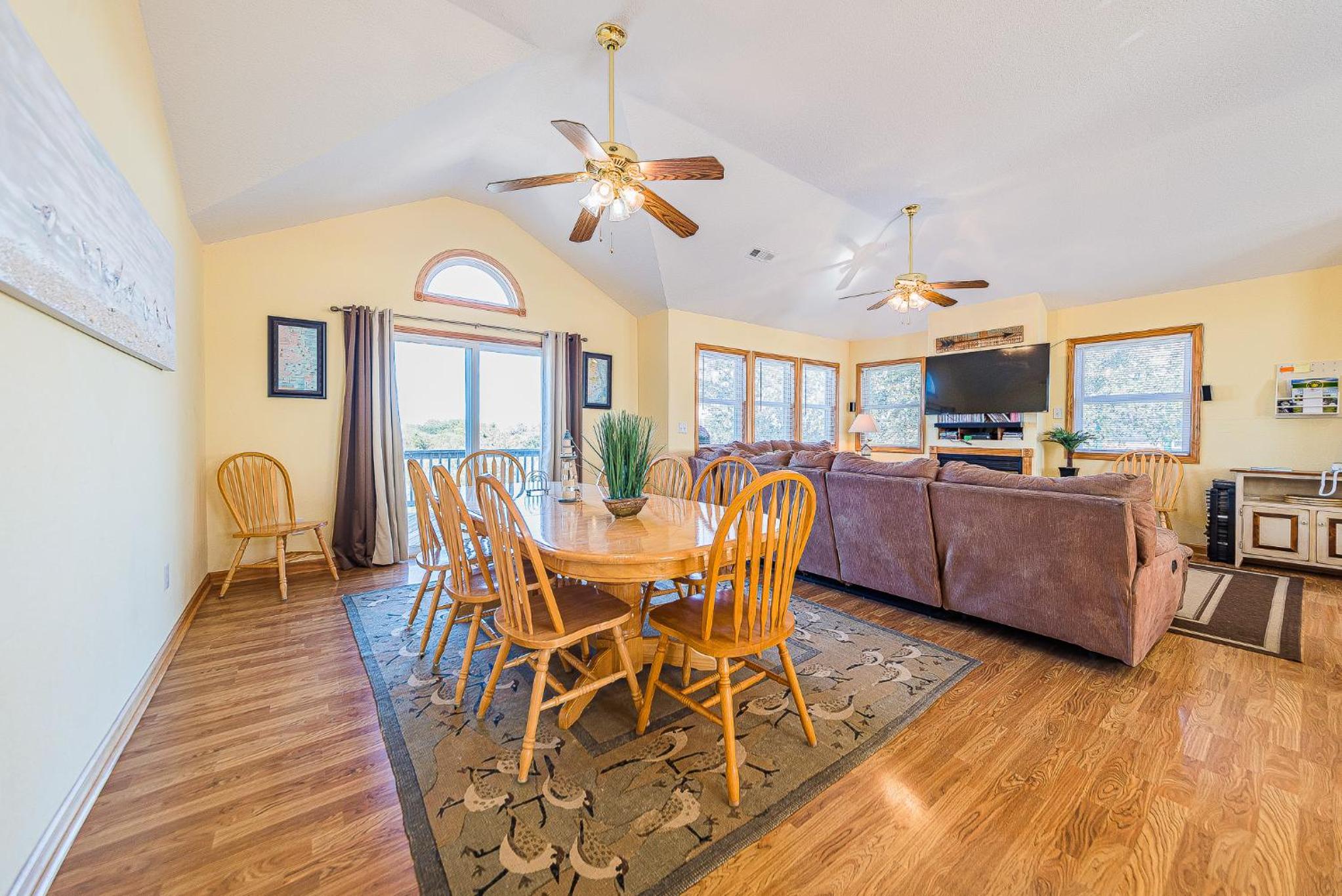 Catching Rays - Corolla, Ocean Sands, 525 Yds to Beach, Pool, Hot Tub, Pool Table, Fireplace, Flex Stays
