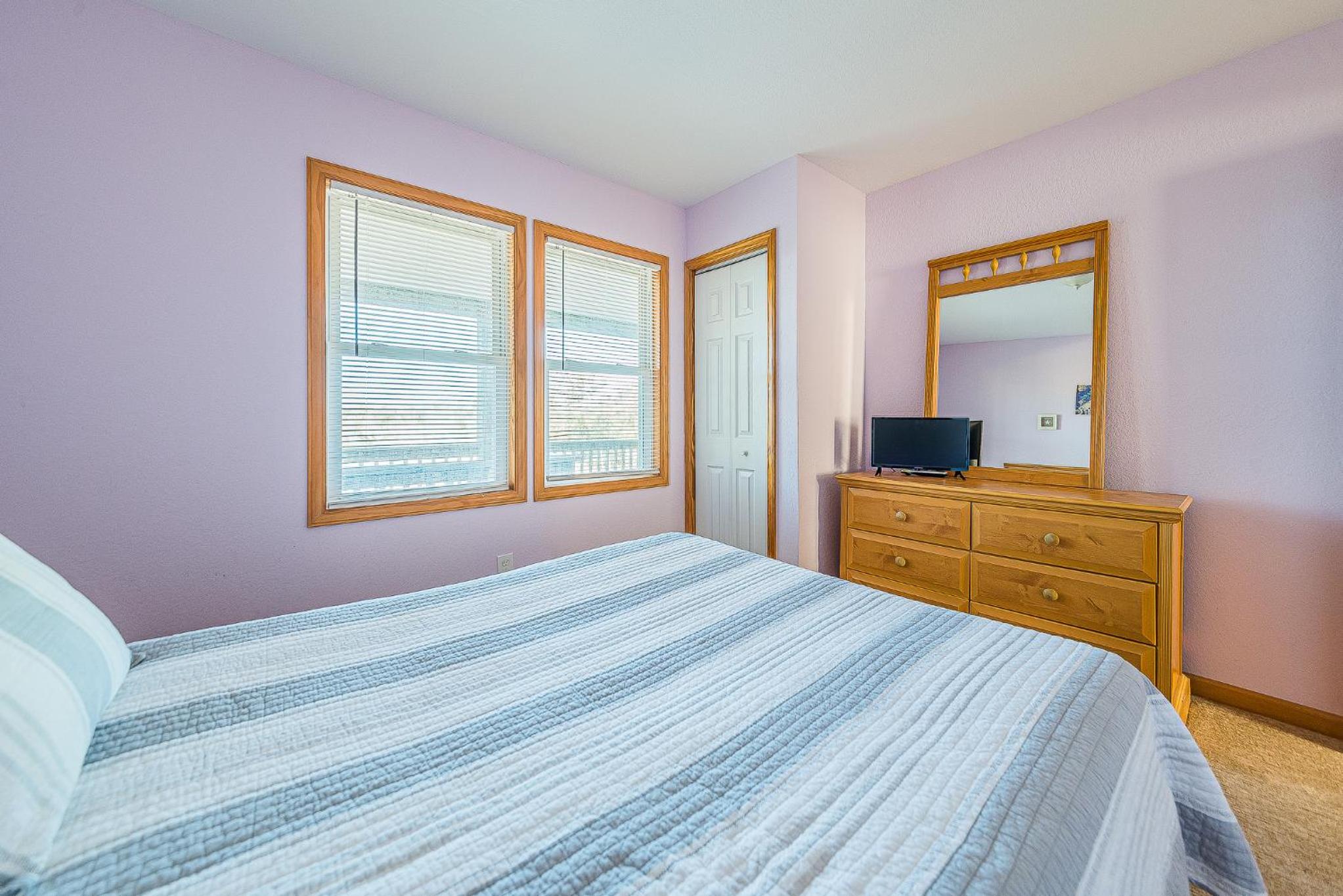 Catching Rays - Corolla, Ocean Sands, 525 Yds to Beach, Pool, Hot Tub, Pool Table, Fireplace, Flex Stays