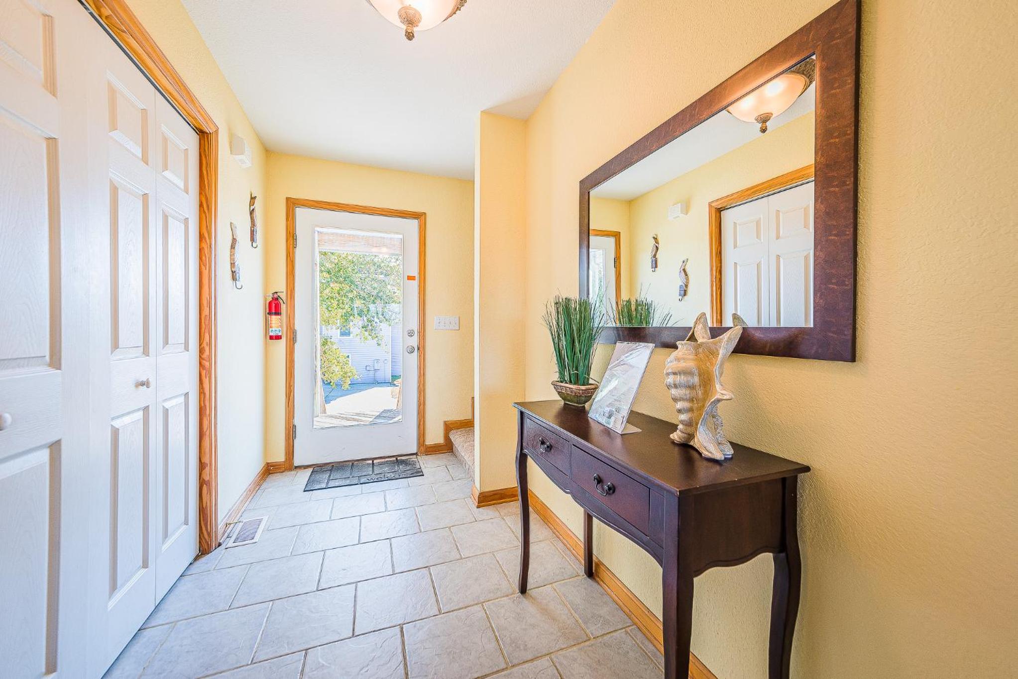 Catching Rays - Corolla, Ocean Sands, 525 Yds to Beach, Pool, Hot Tub, Pool Table, Fireplace, Flex Stays