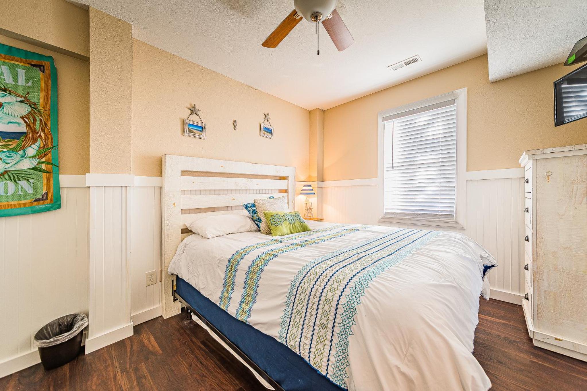 Catching Rays - Corolla, Ocean Sands, 525 Yds to Beach, Pool, Hot Tub, Pool Table, Fireplace, Flex Stays