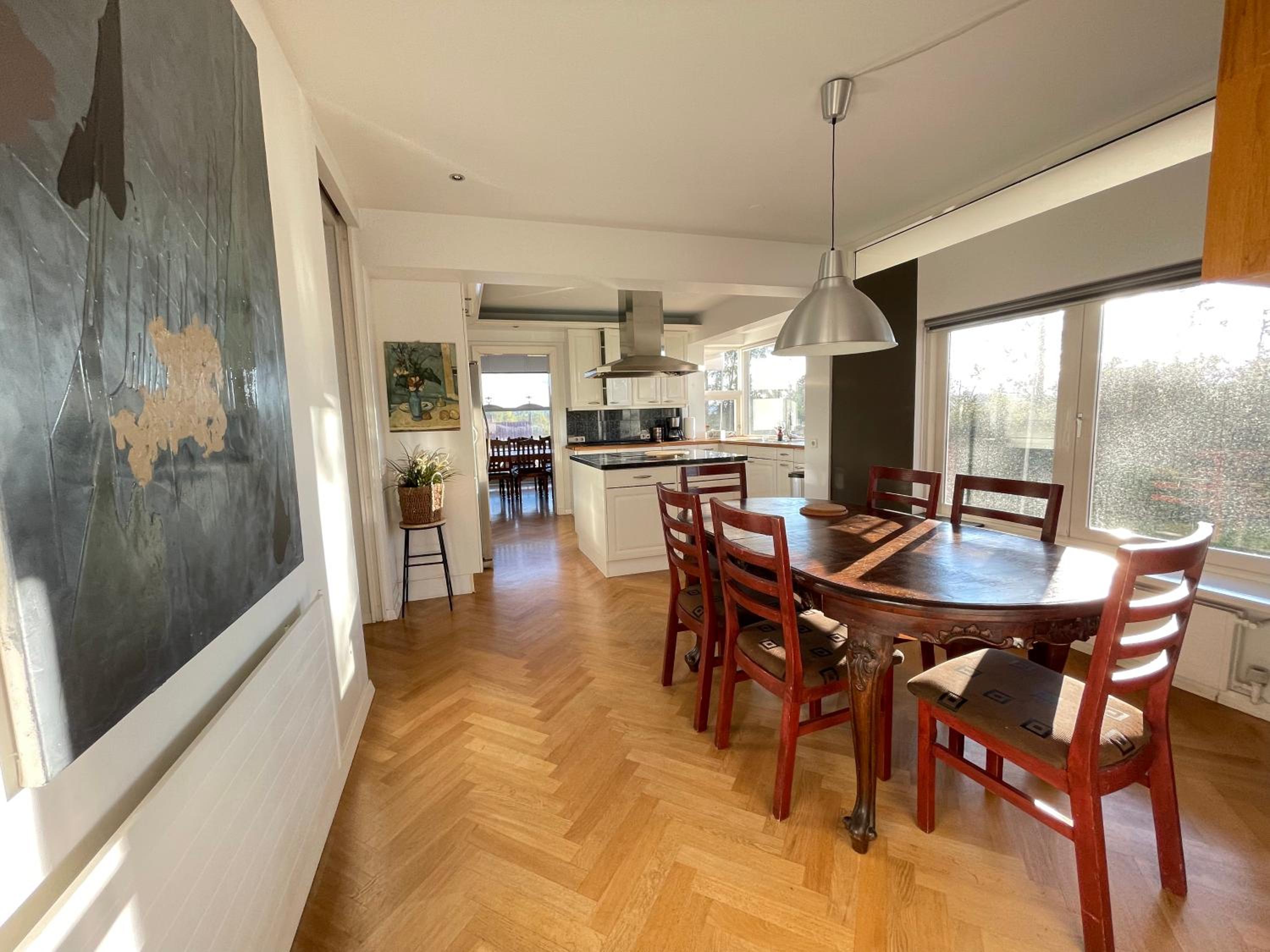 Big Villa centrally located in Reykjavik view 4