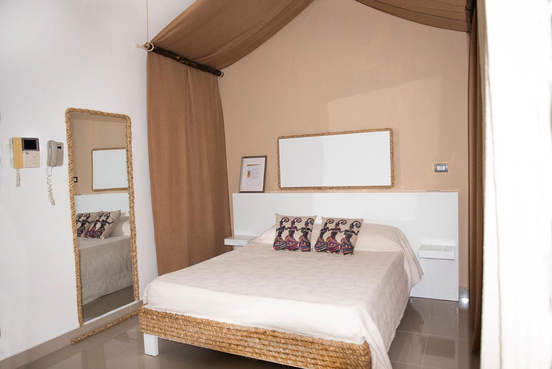 Hostal Mamà Mambò - Zona Colonial view 5