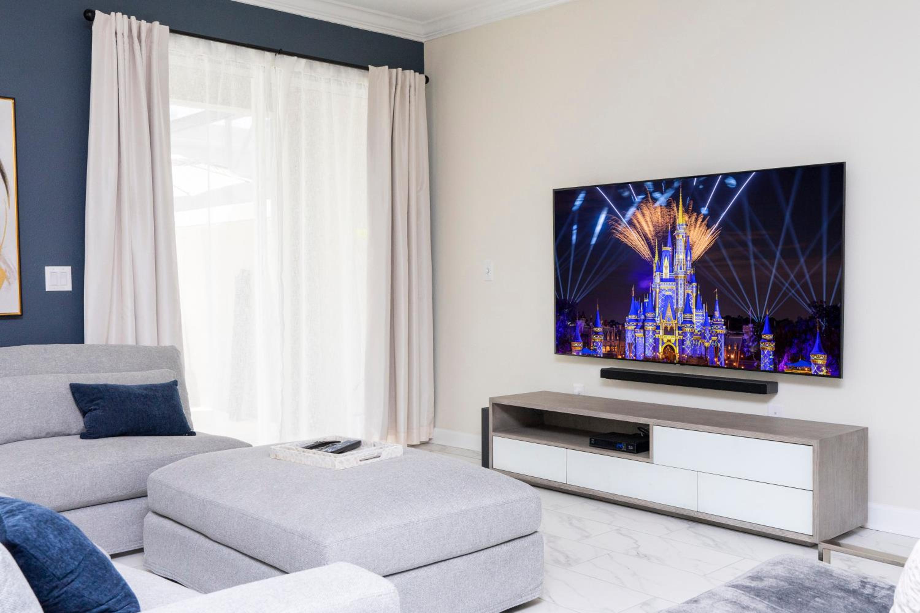 Stunning 5 Bd w/ Pool Close to Disney 2905