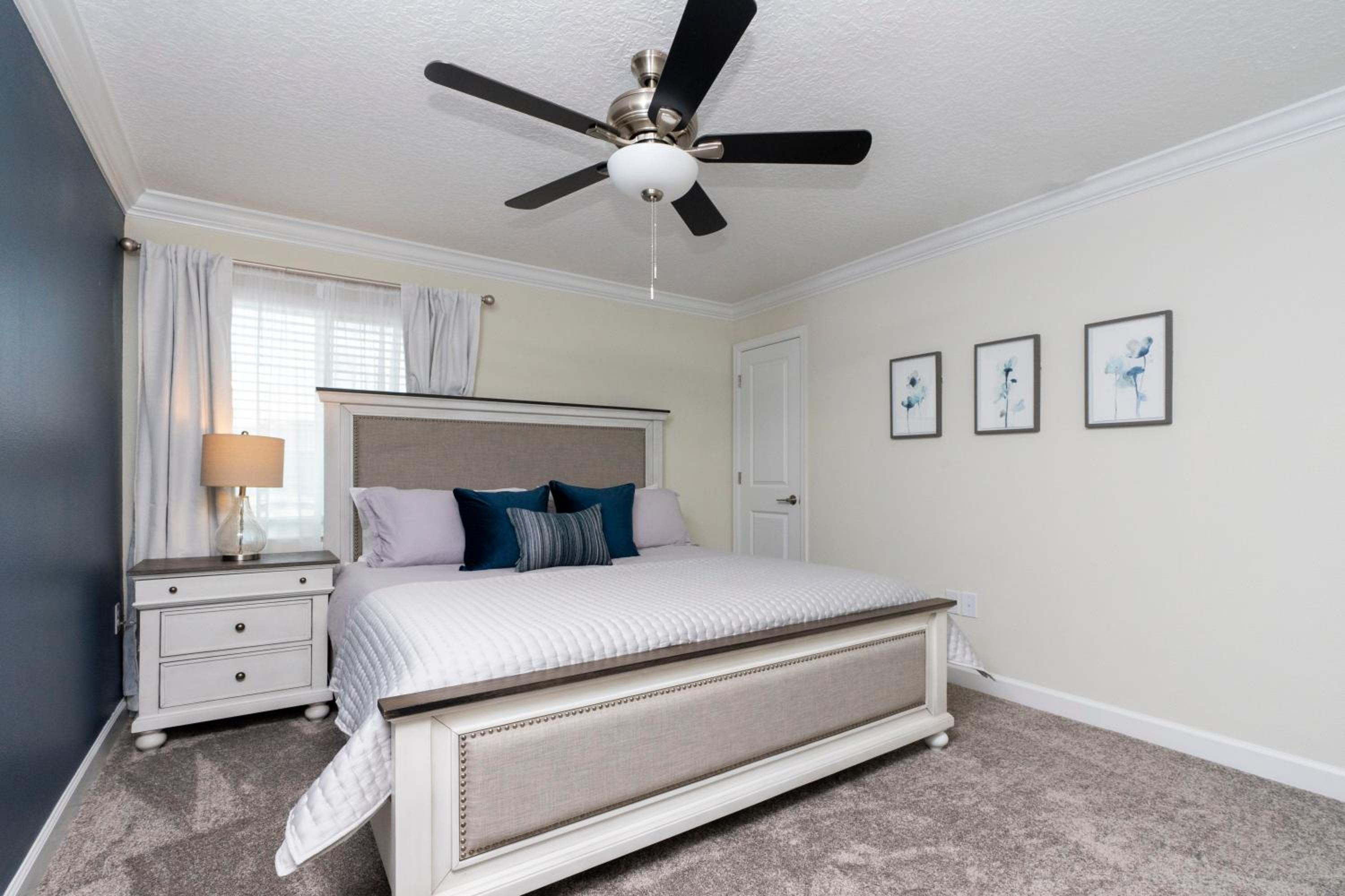 Stunning 5 Bd w/ Pool Close to Disney 2905