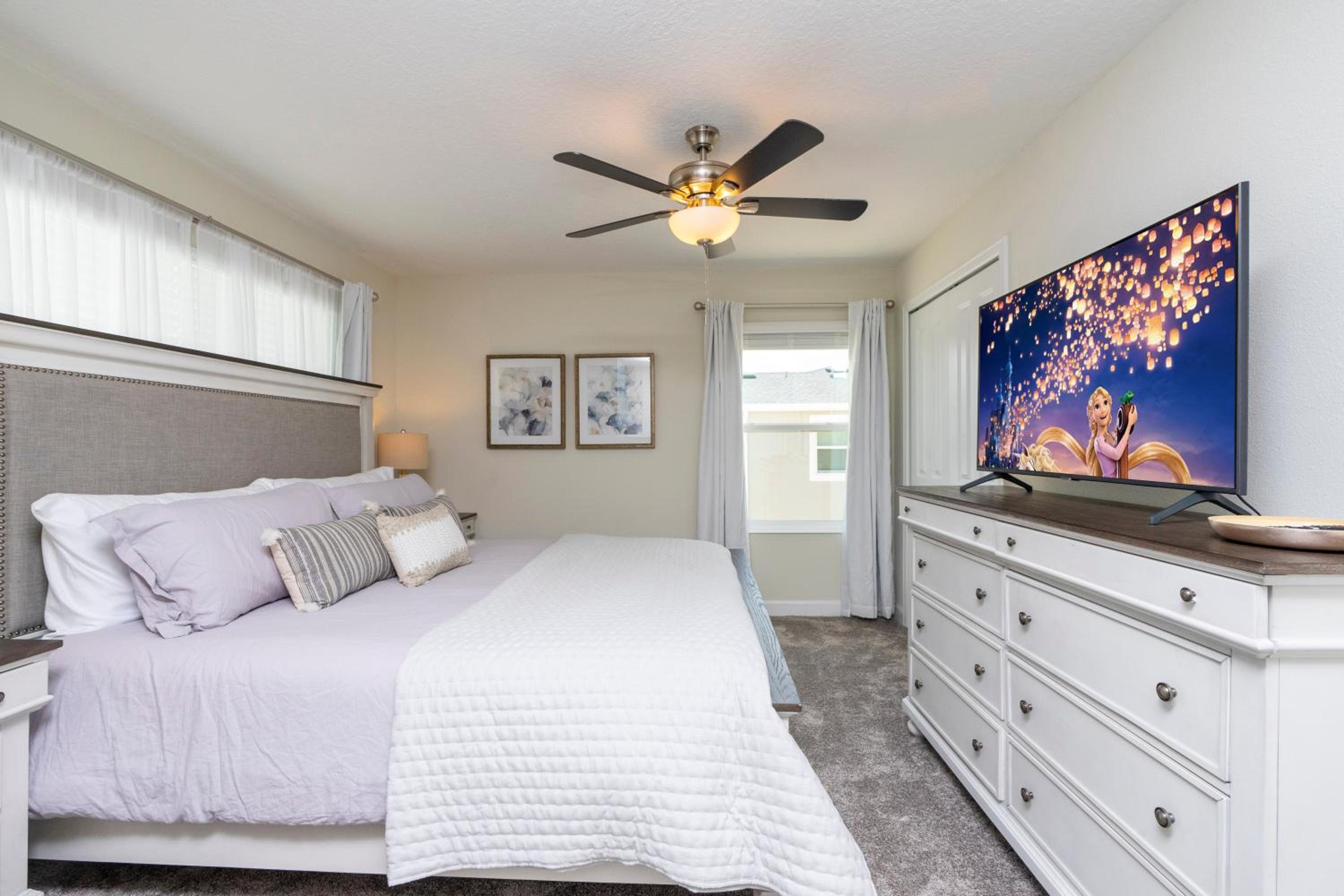 Stunning 5 Bd w/ Pool Close to Disney 2905