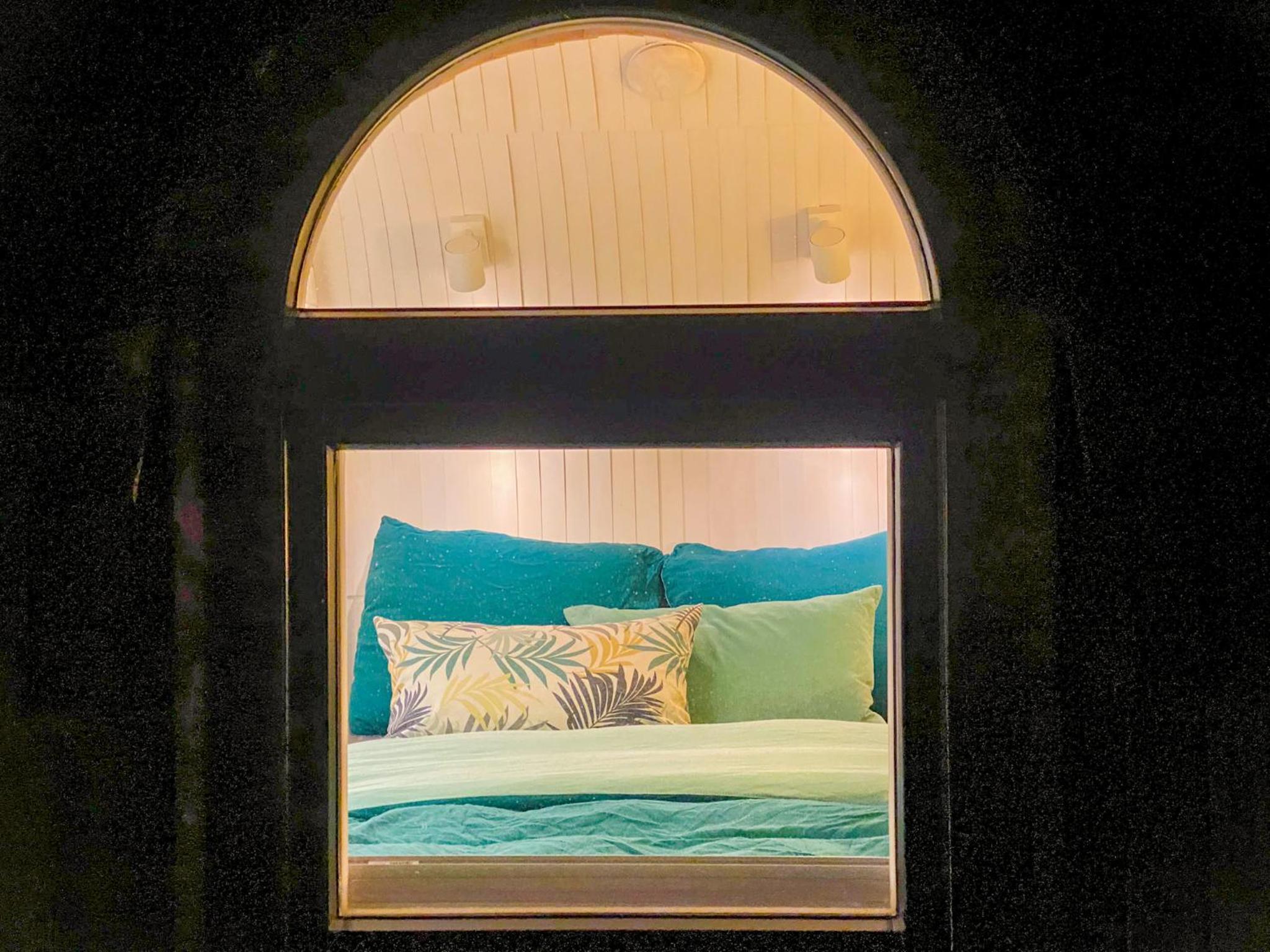 Bed & Wellness Pigs and Pillows with private hottub and sauna and tandembike rental included in price near Amsterdam