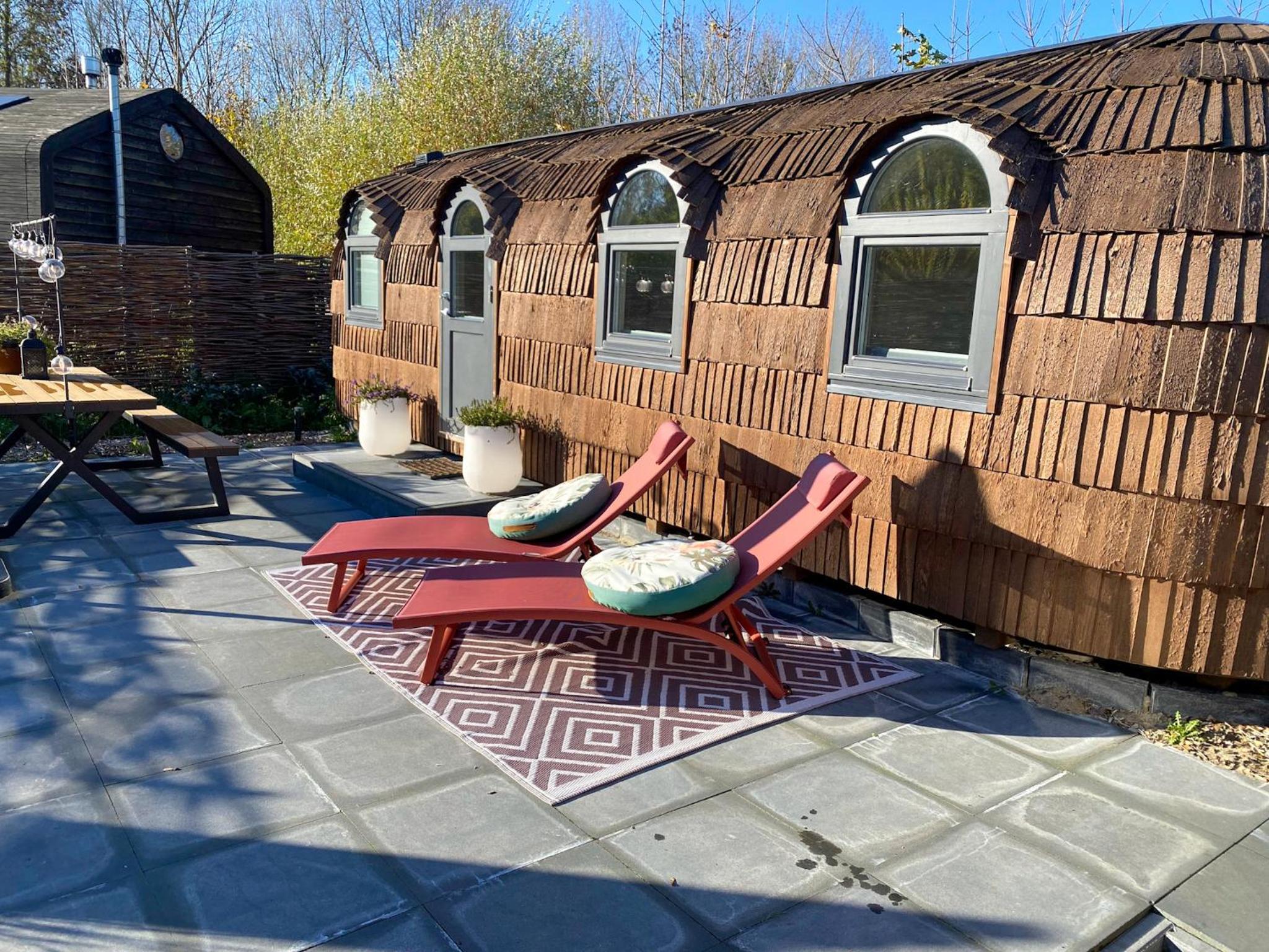 Bed & Wellness Pigs and Pillows with private hottub and sauna and tandembike rental included in price near Amsterdam