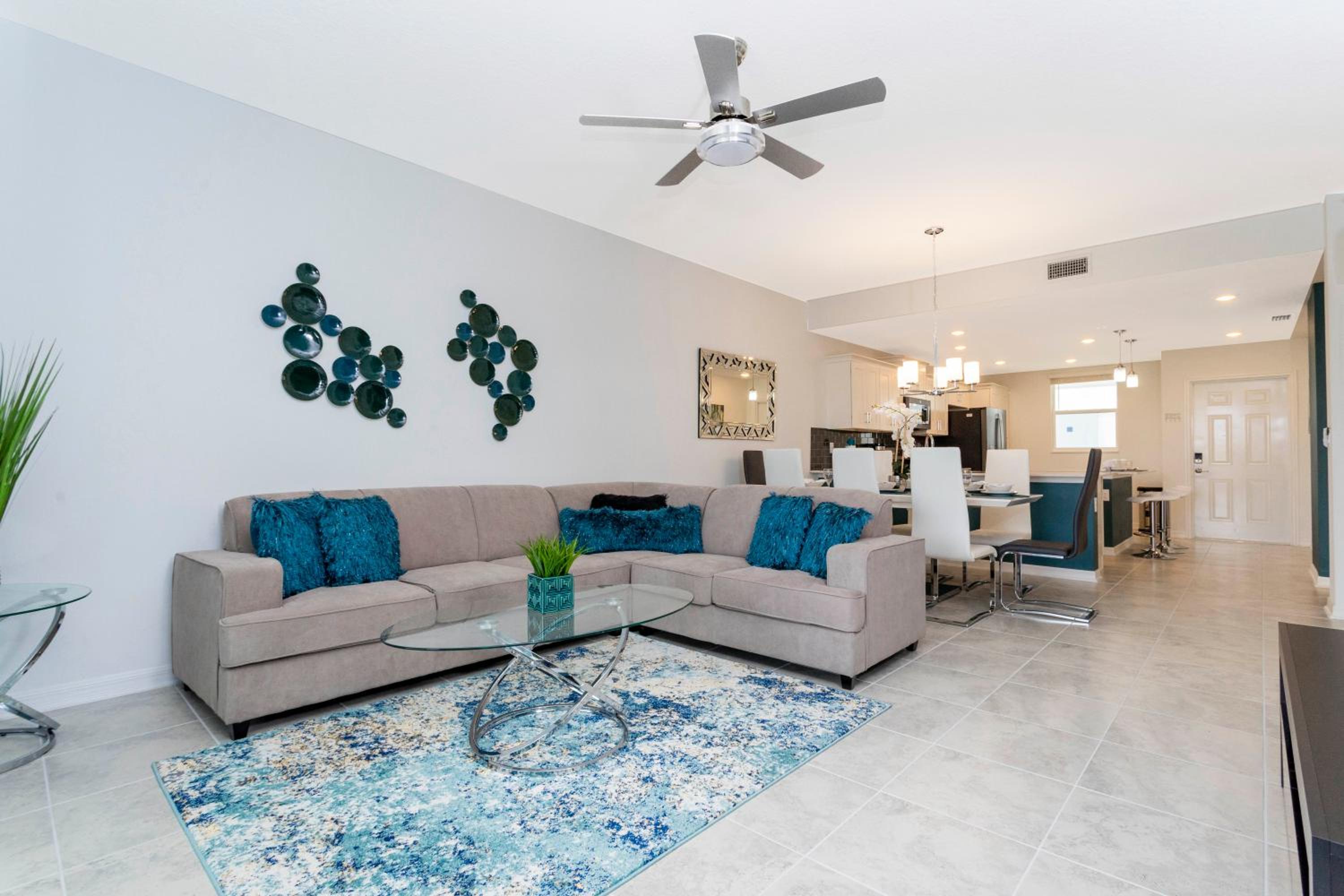 Gorgeous 2 Bedroom Apartment Close to Disney 305 31911
