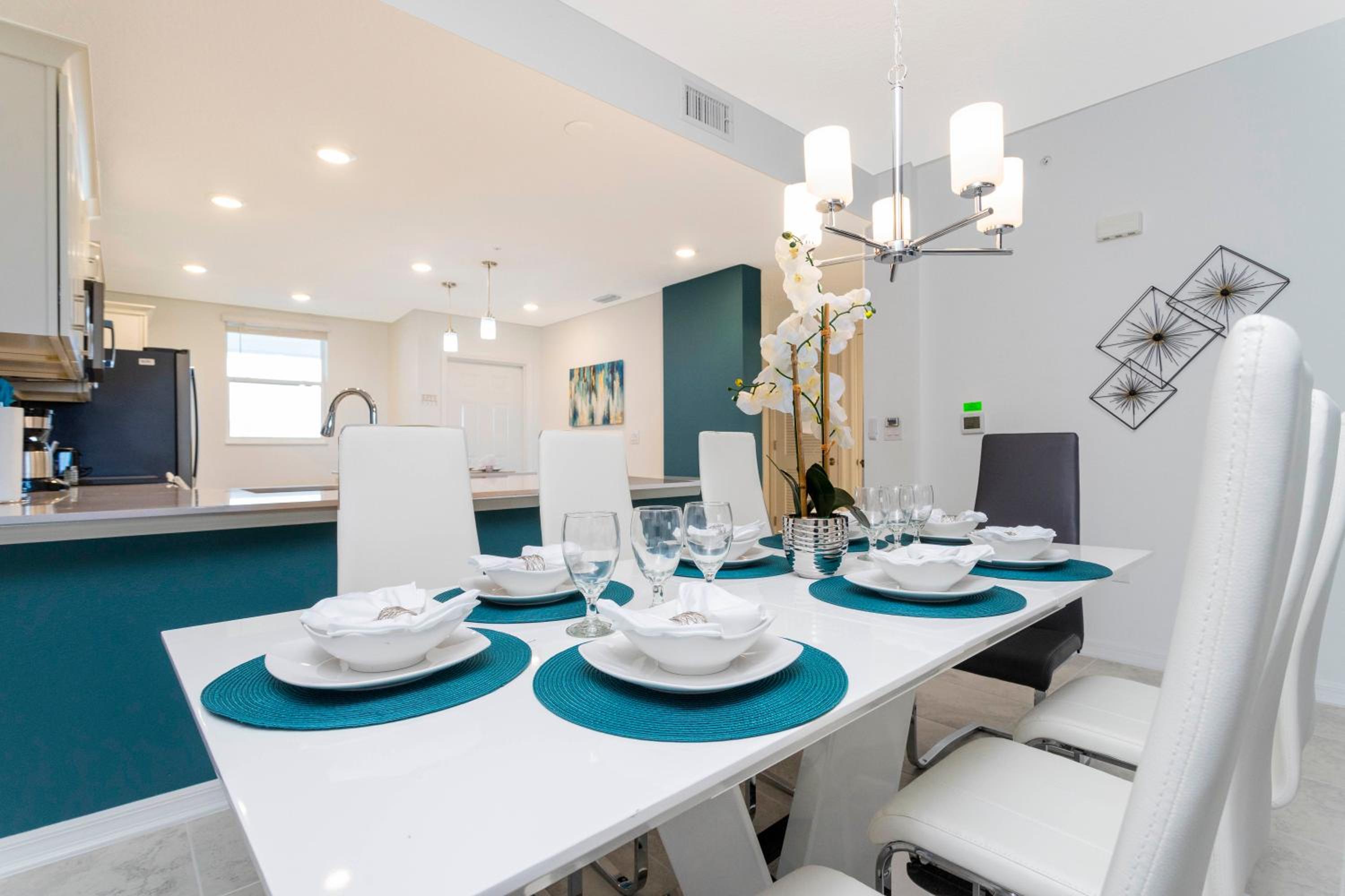 Gorgeous 2 Bedroom Apartment Close to Disney 305 31911