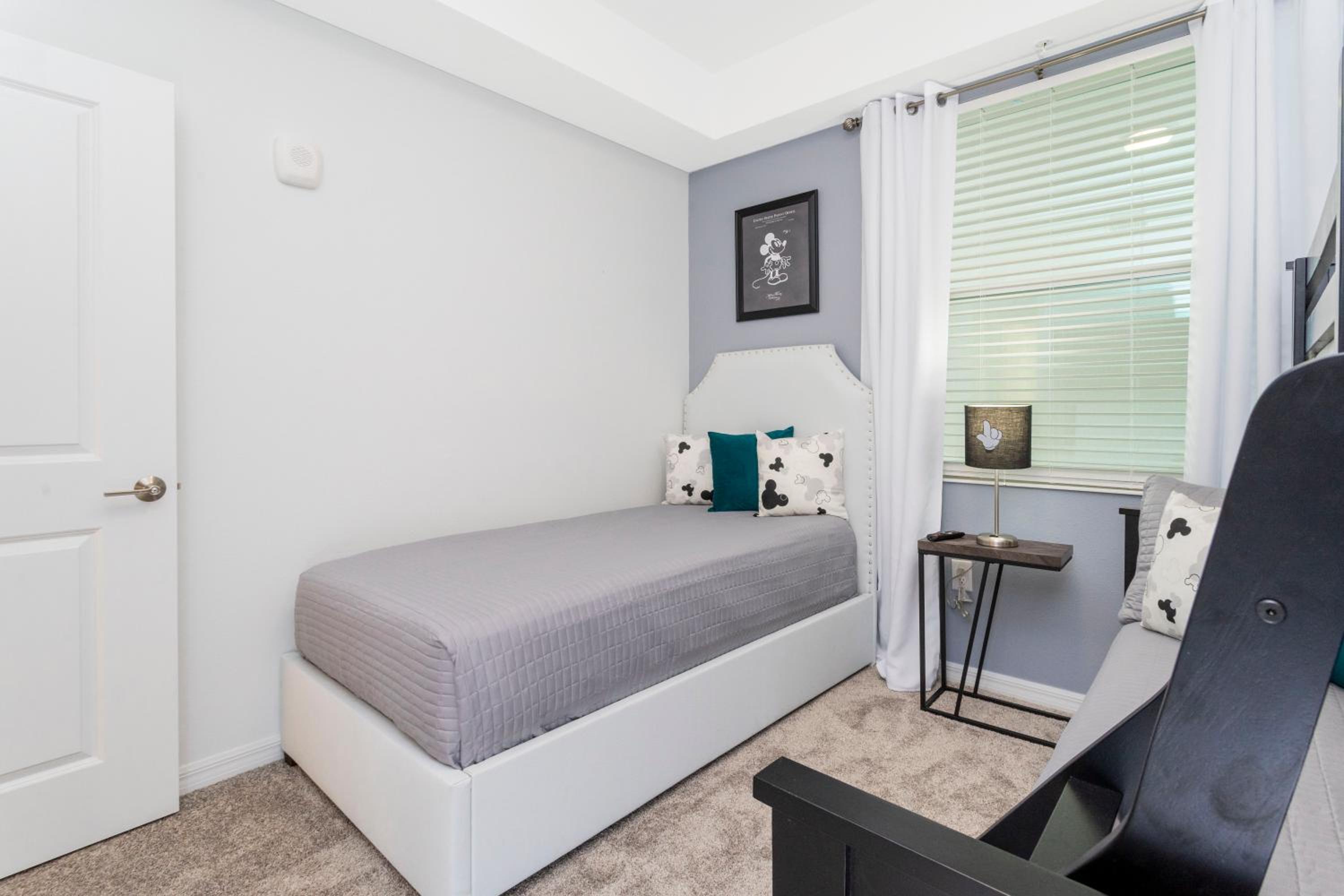 Gorgeous 2 Bedroom Apartment Close to Disney 305 31911