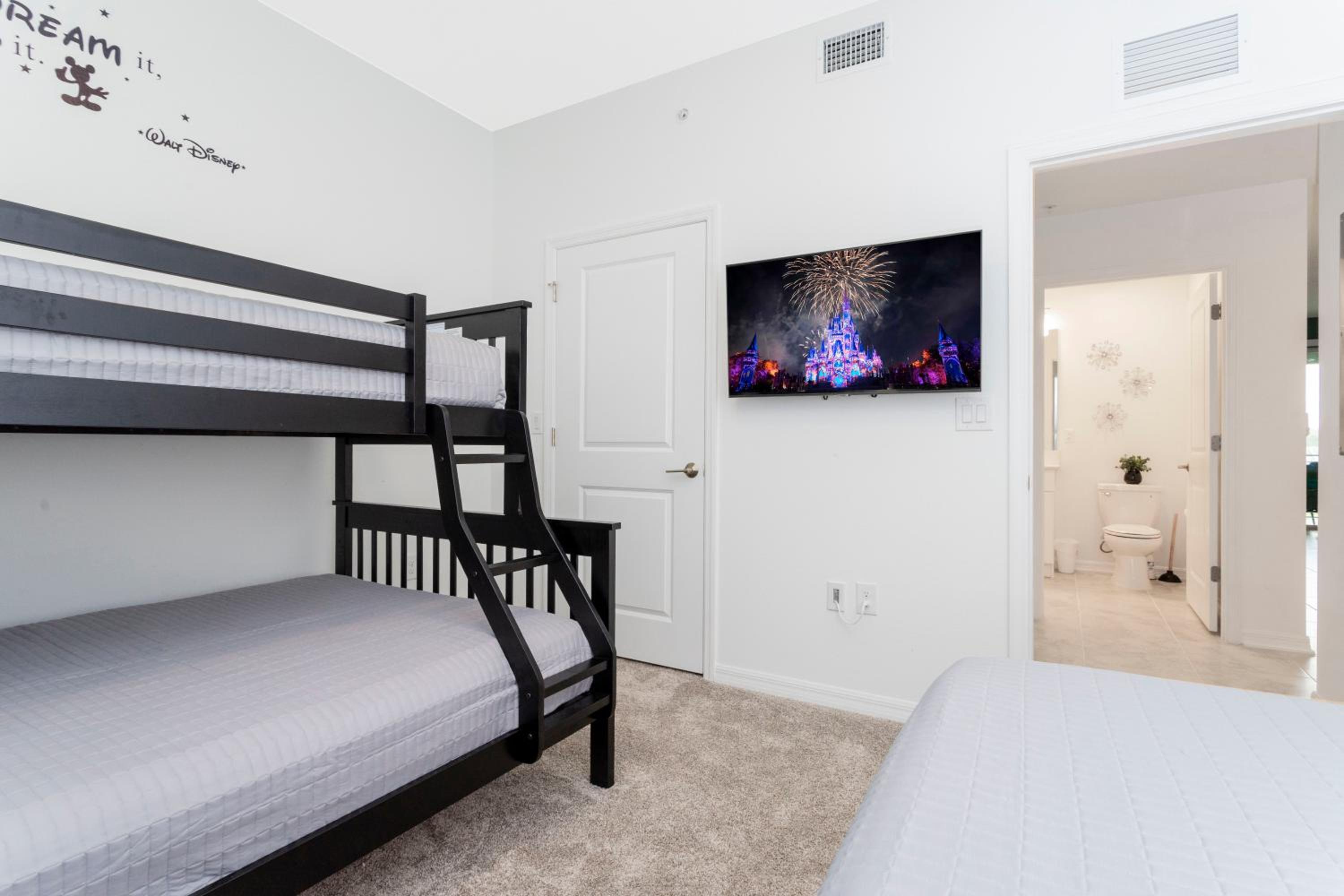 Gorgeous 2 Bedroom Apartment Close to Disney 305 31911