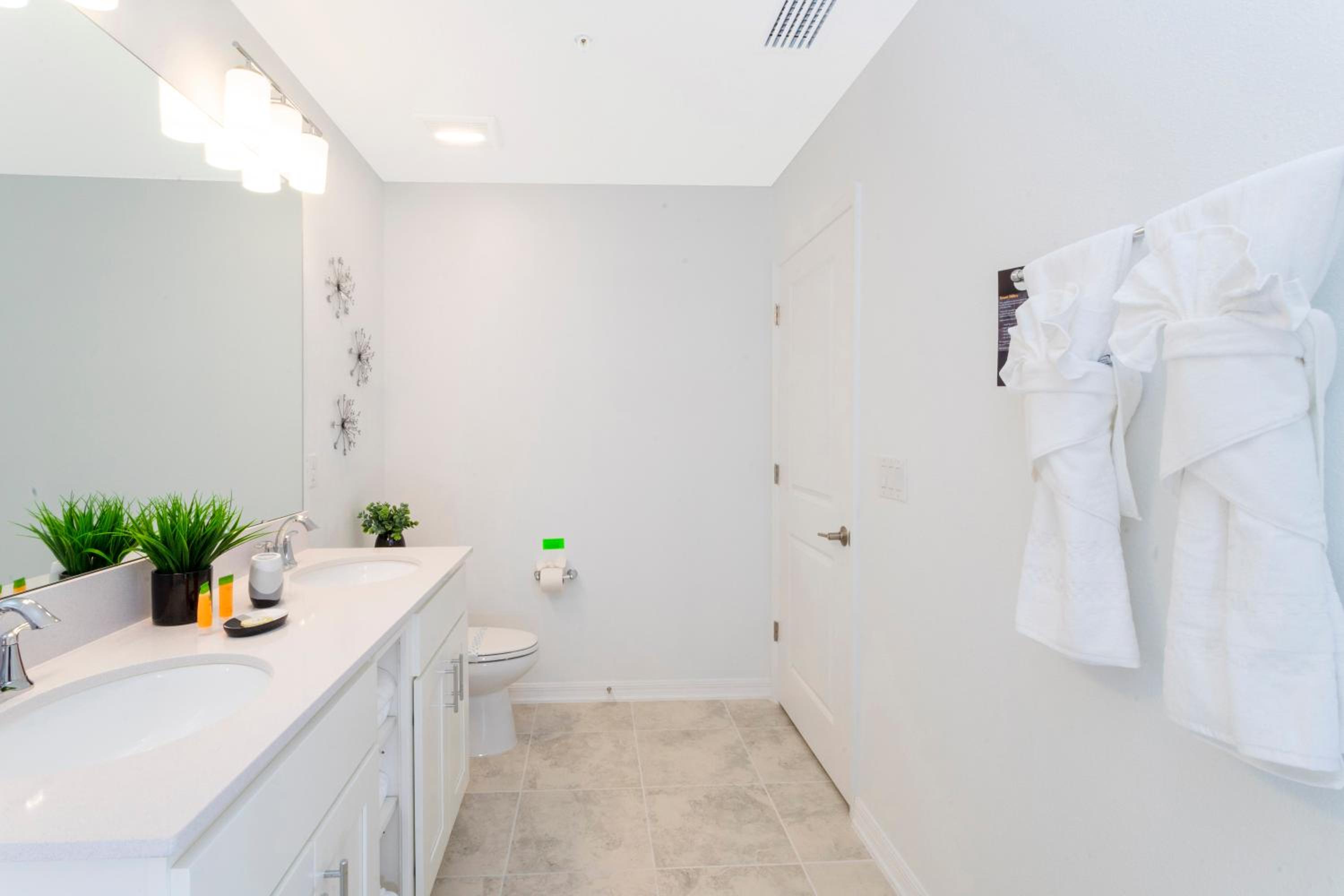 Gorgeous 2 Bedroom Apartment Close to Disney 305 31911