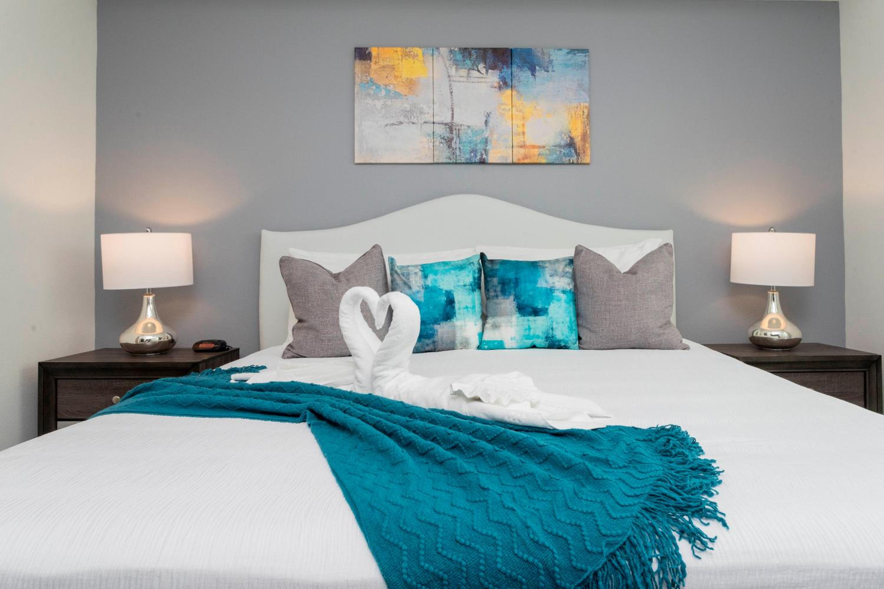 Gorgeous 2 Bedroom Apartment Close to Disney 305 31911