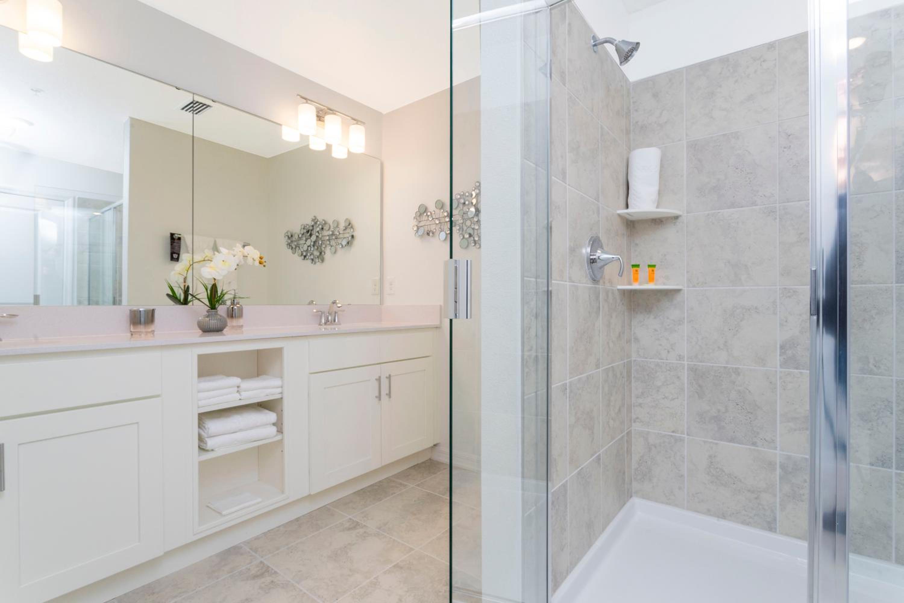 Gorgeous 2 Bedroom Apartment Close to Disney 305 31911