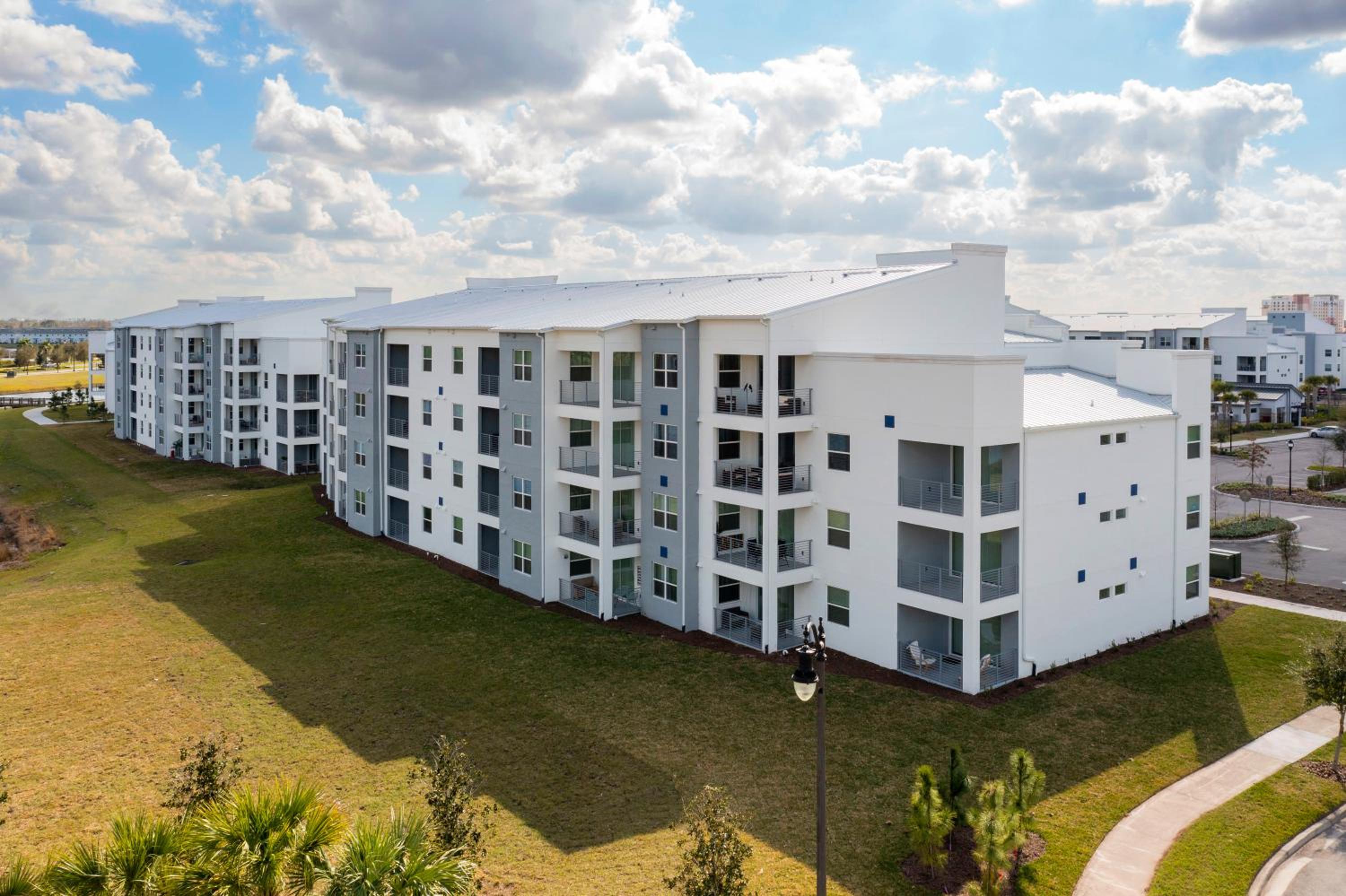 Gorgeous 2 Bedroom Apartment Close to Disney 305 31911