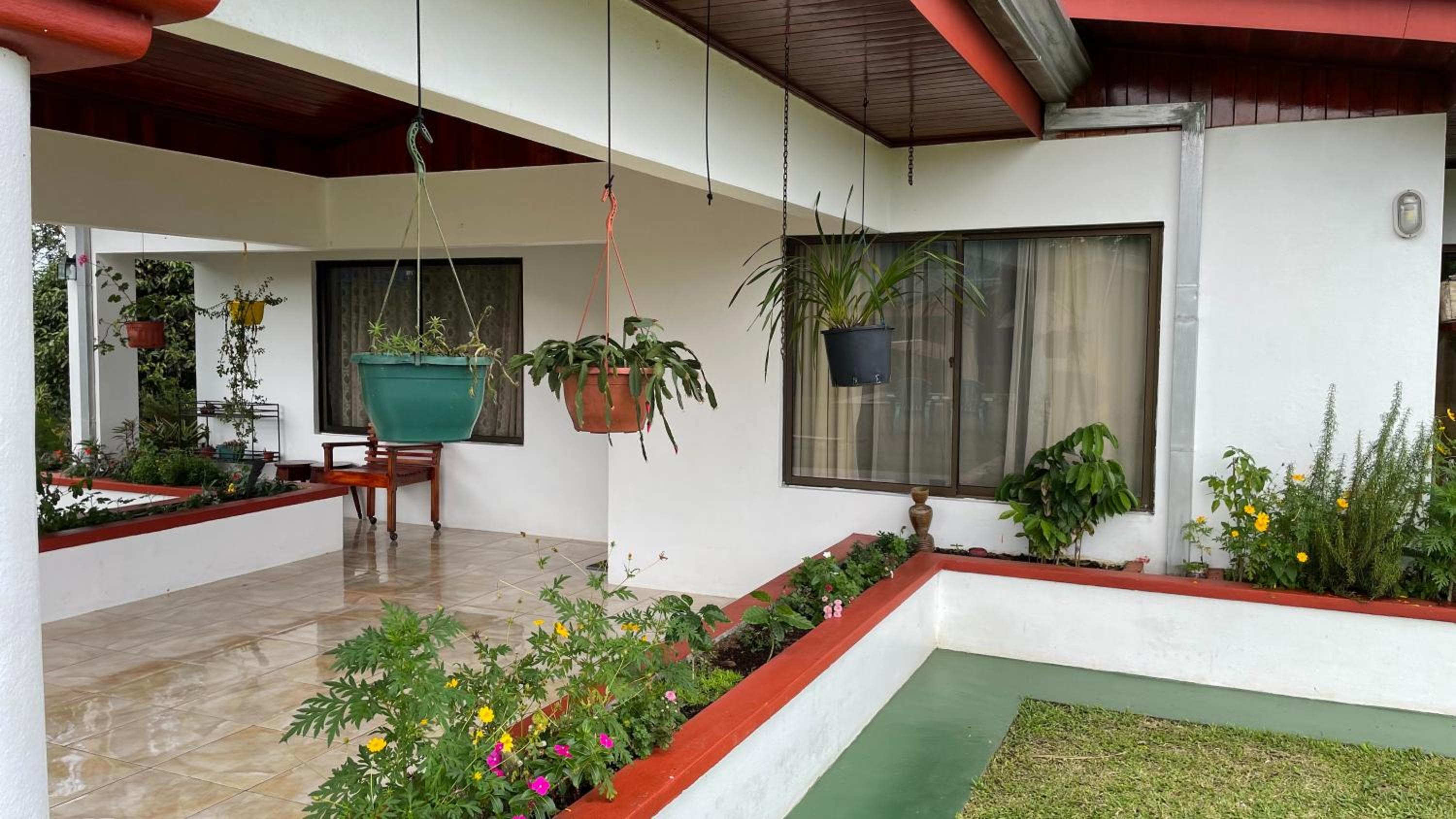 Las Pavitas Arenal Suites view 5