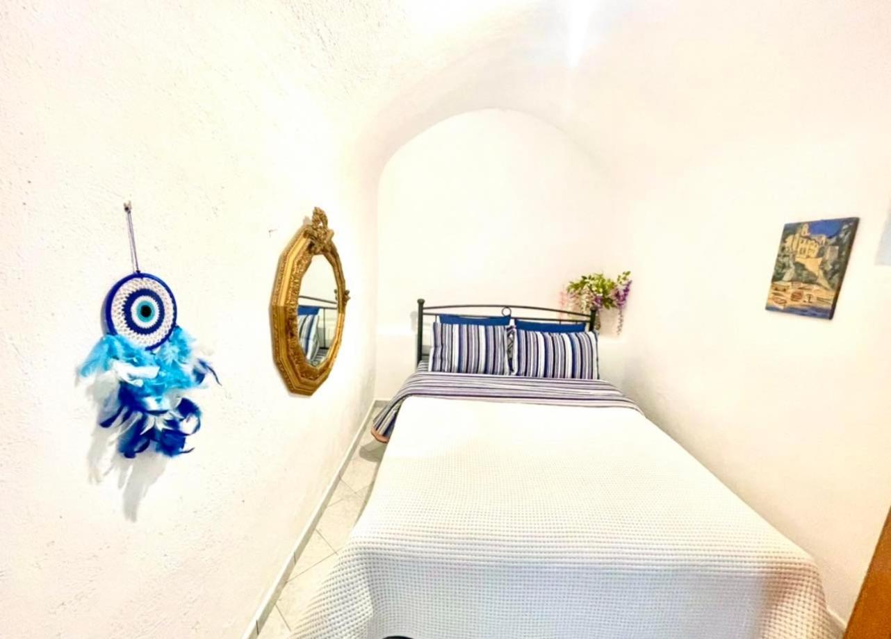 Sunset Queen in Oia photo 5