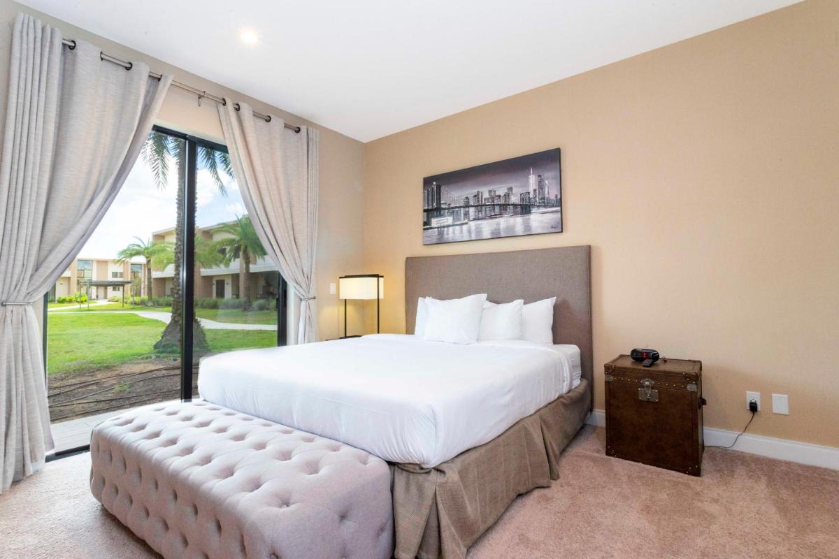 Gorgeous 4 Bd Close to Disney @ Magic Village 3092