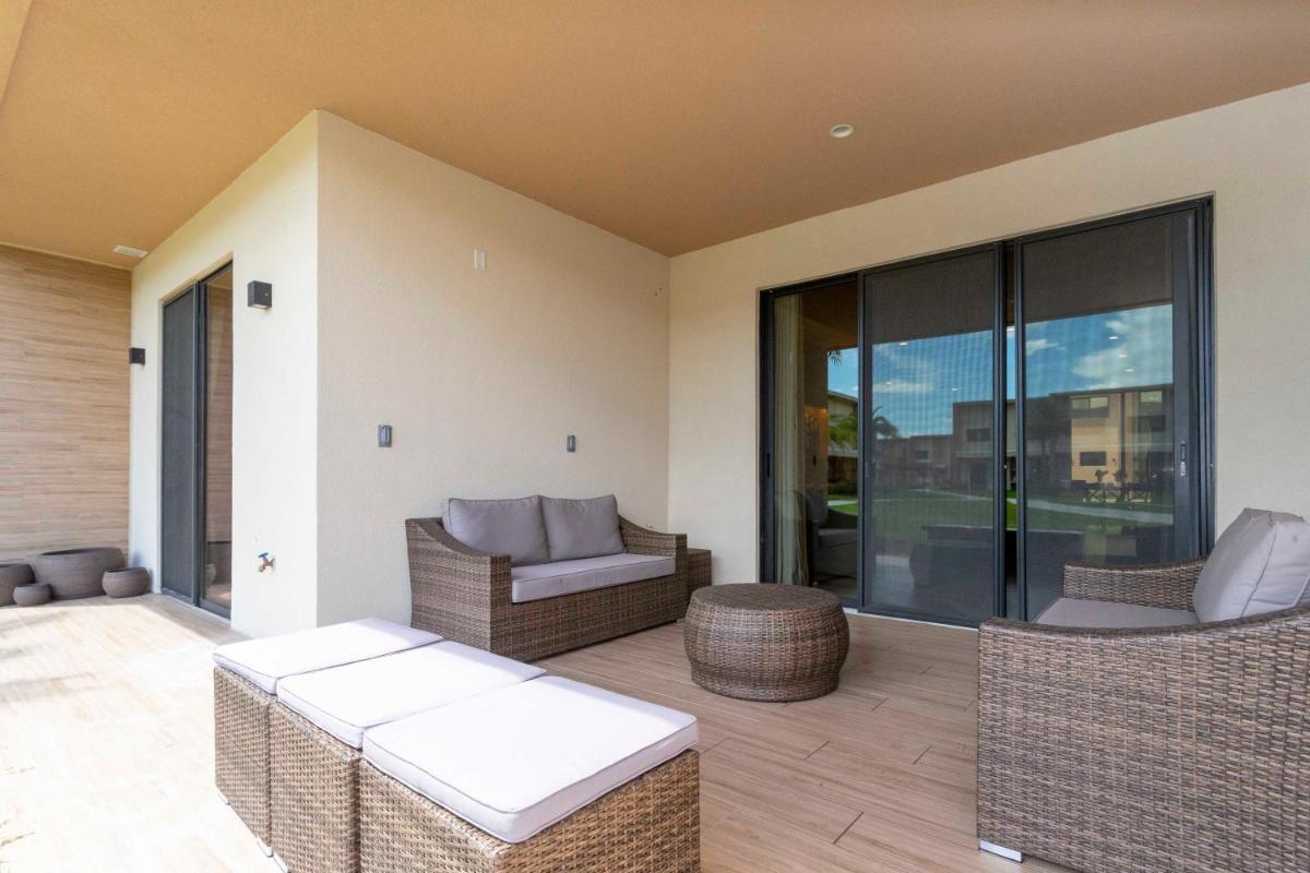 Gorgeous 4 Bd Close to Disney @ Magic Village 3092