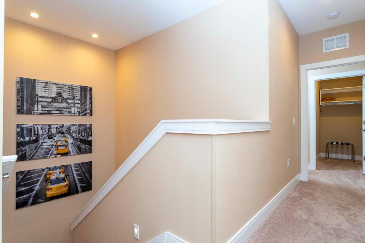 Gorgeous 4 Bd Close to Disney @ Magic Village 3092
