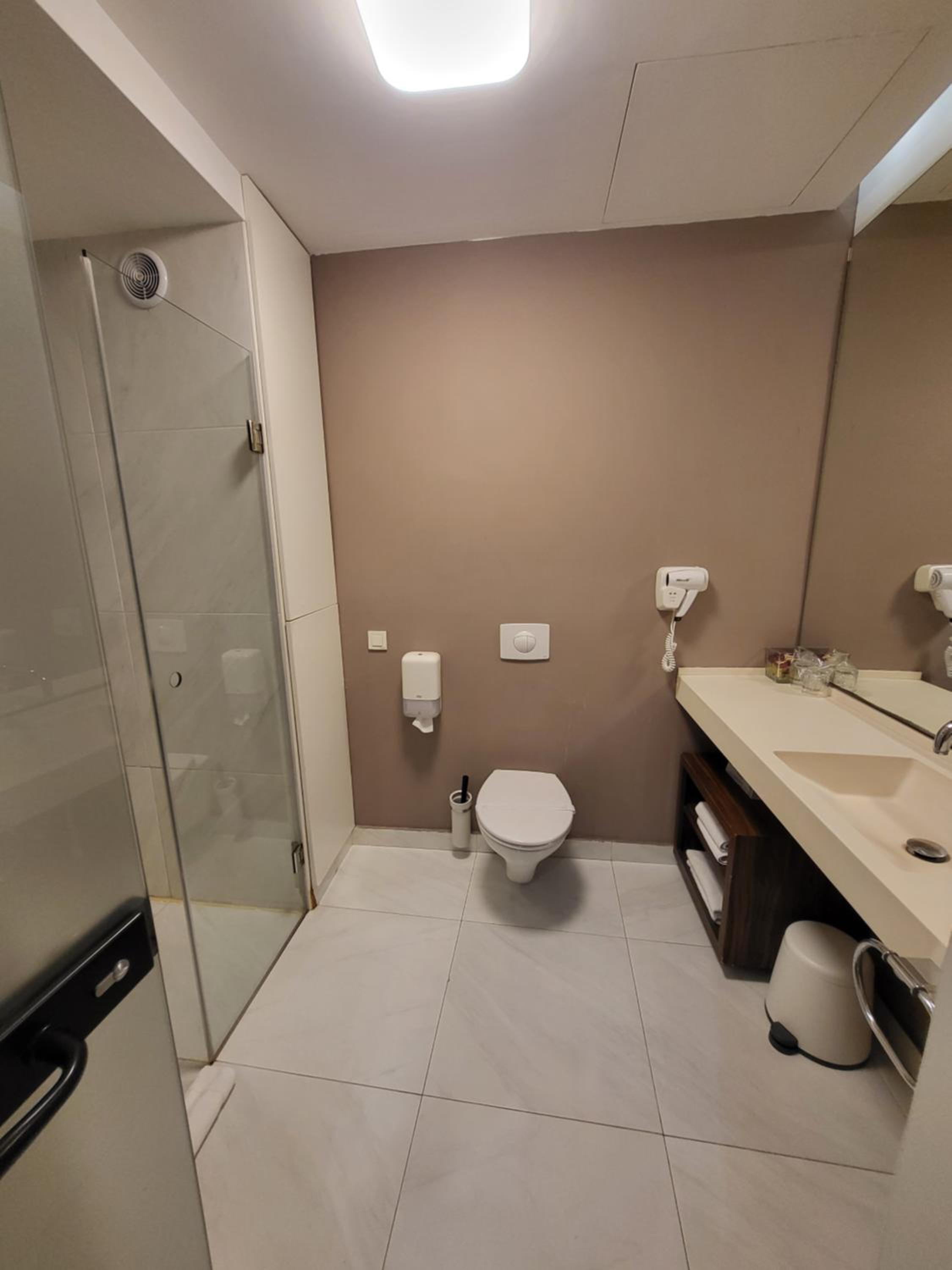 Adresa Suites