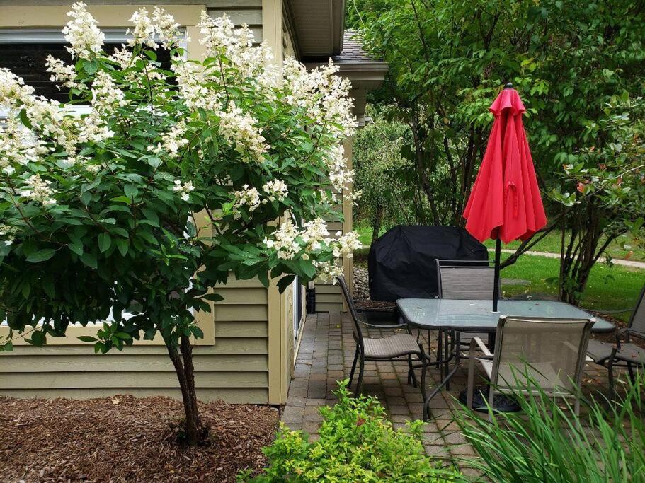 Excellent Townhome On Golf Course w/3 Bdrm 2 Bath
