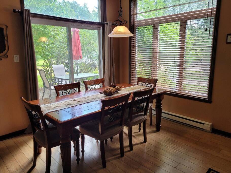 Excellent Townhome On Golf Course w/3 Bdrm 2 Bath