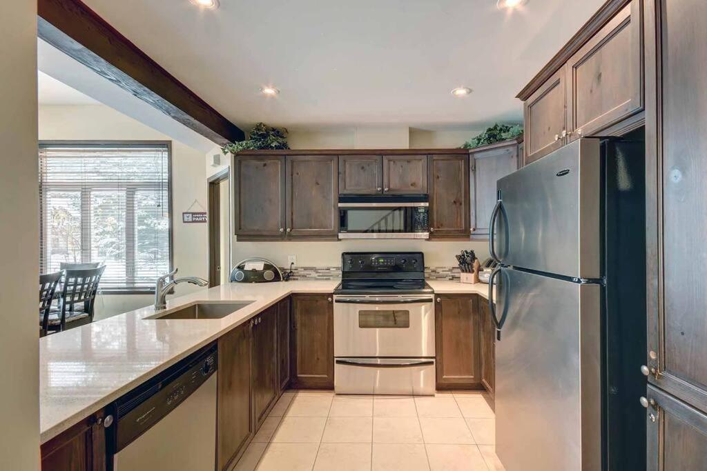 Excellent Townhome On Golf Course w/3 Bdrm 2 Bath