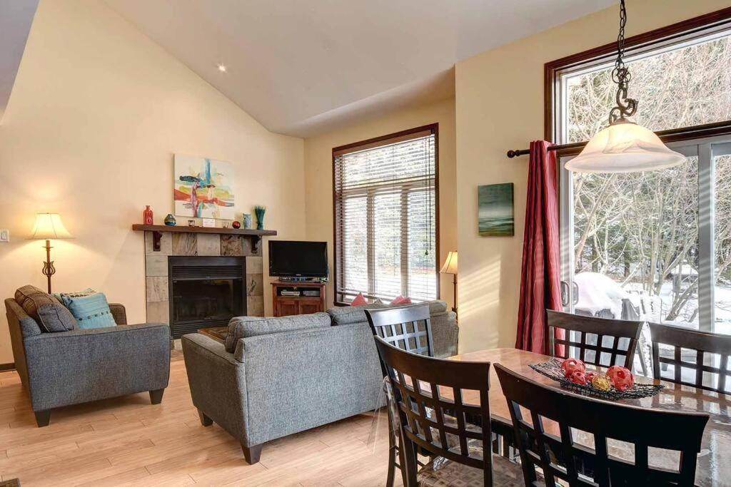 Excellent Townhome On Golf Course w/3 Bdrm 2 Bath