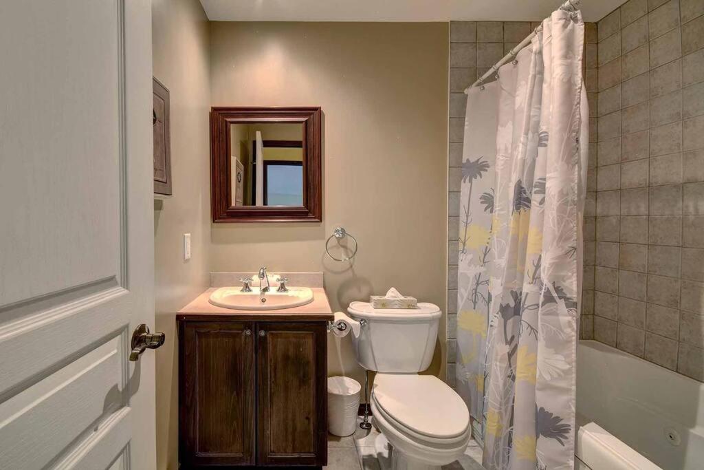 Excellent Townhome On Golf Course w/3 Bdrm 2 Bath
