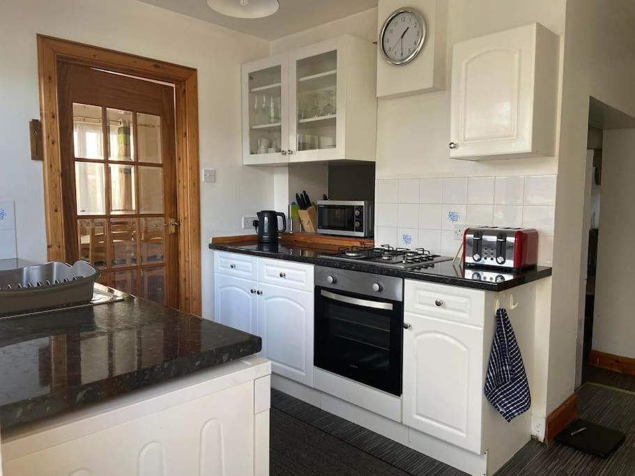 Cosy detached house in central location view 2