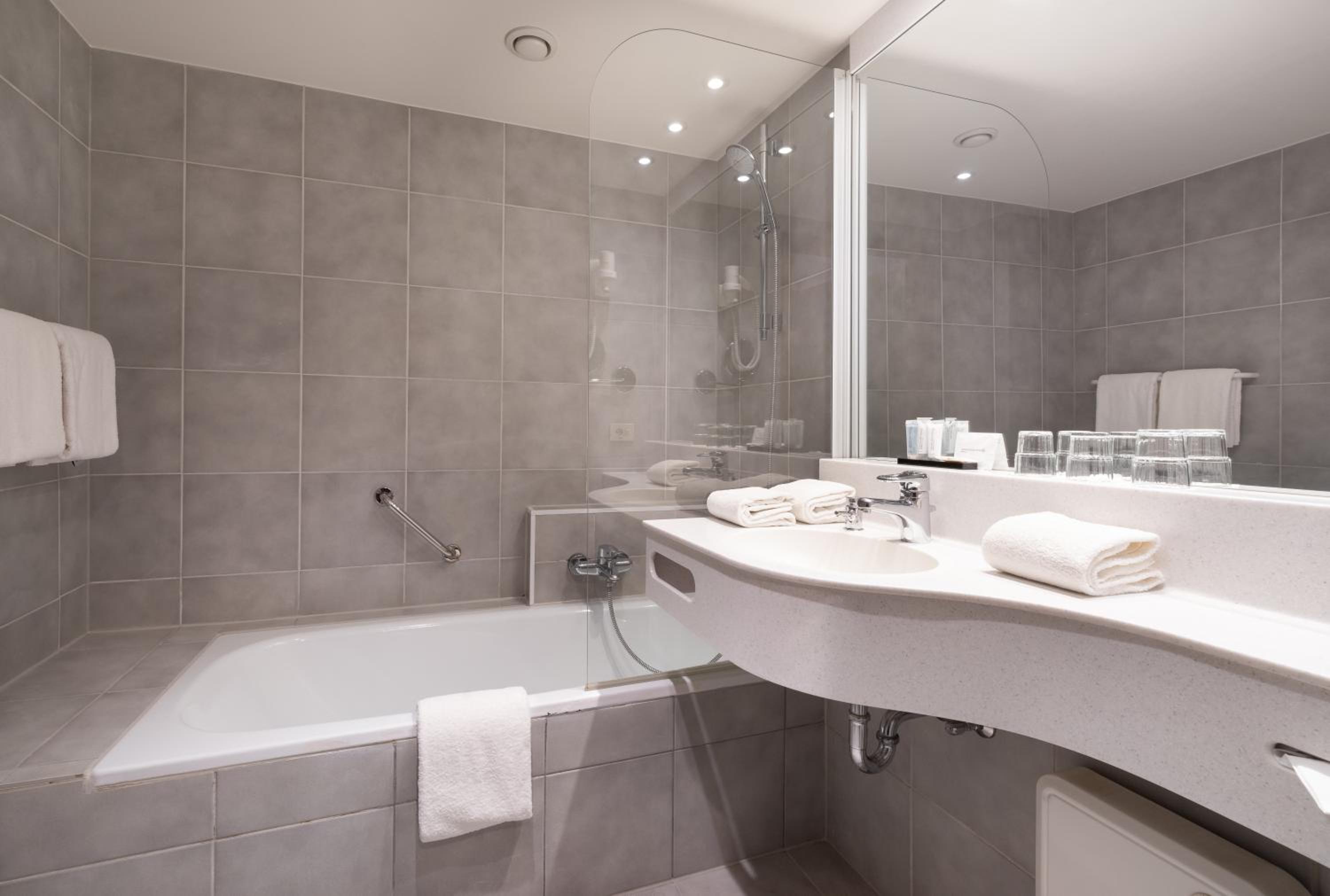Bruges Vacations - Rosenburg Hotel Brugge - Property Image 1