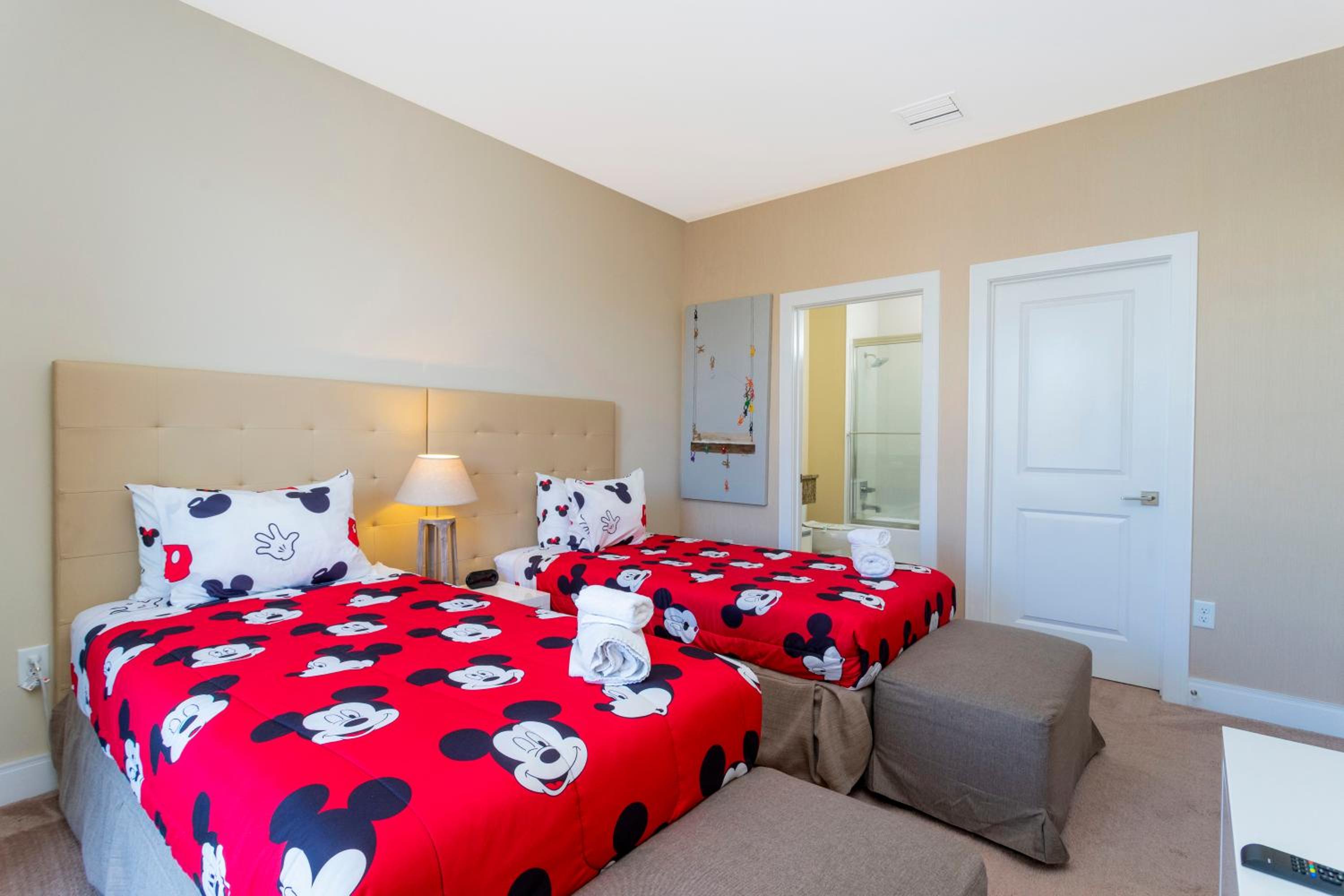 Stunning 4 Bd Close To Disney @ Magic Village 3247