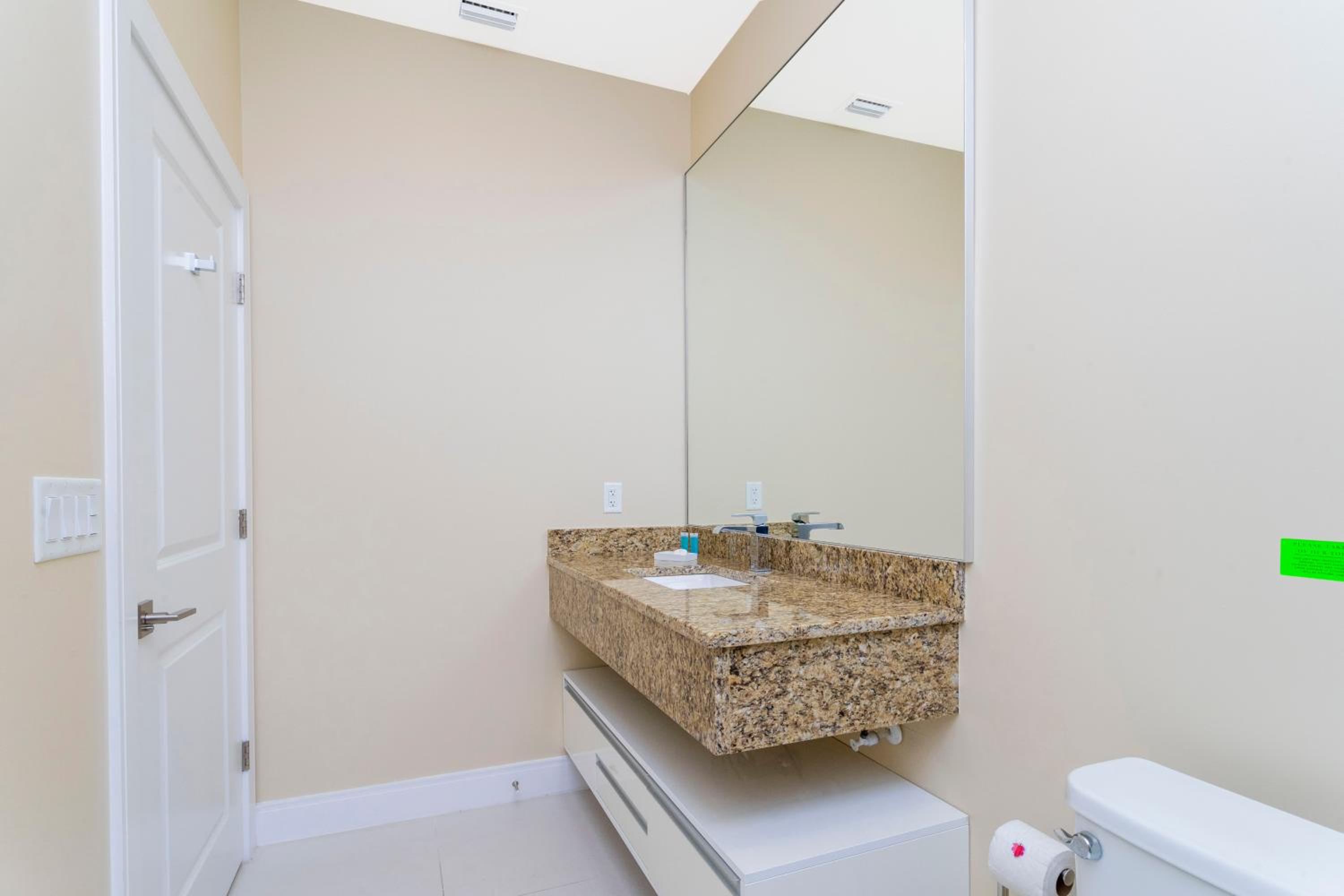 Stunning 4 Bd Close To Disney @ Magic Village 3247