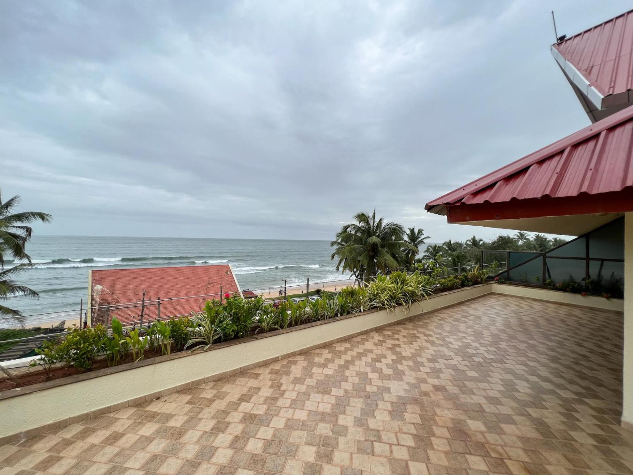 Boloors sea la vie view 3