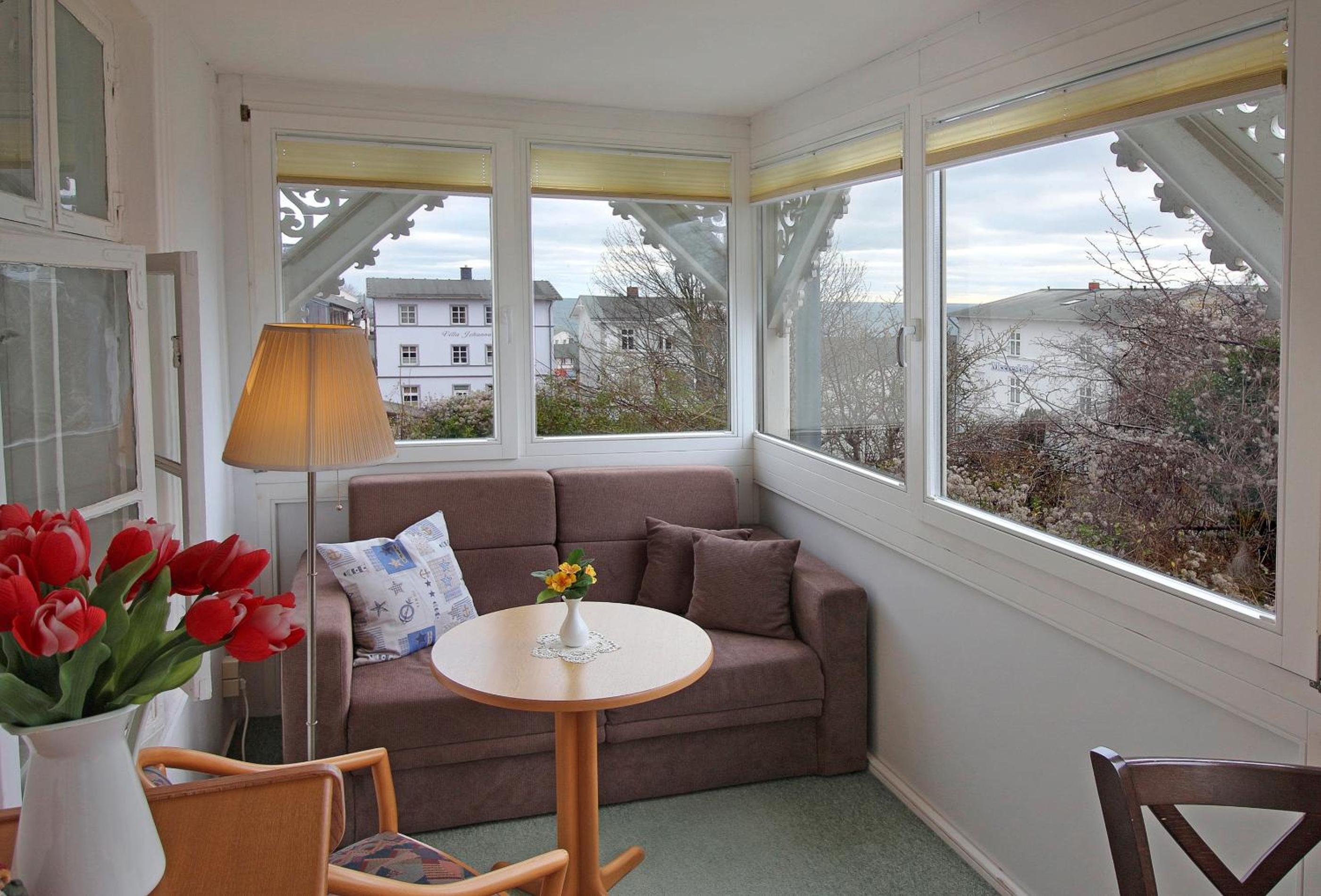 Villa Ostseelilie - Appartements mit Balkon und Meerblick