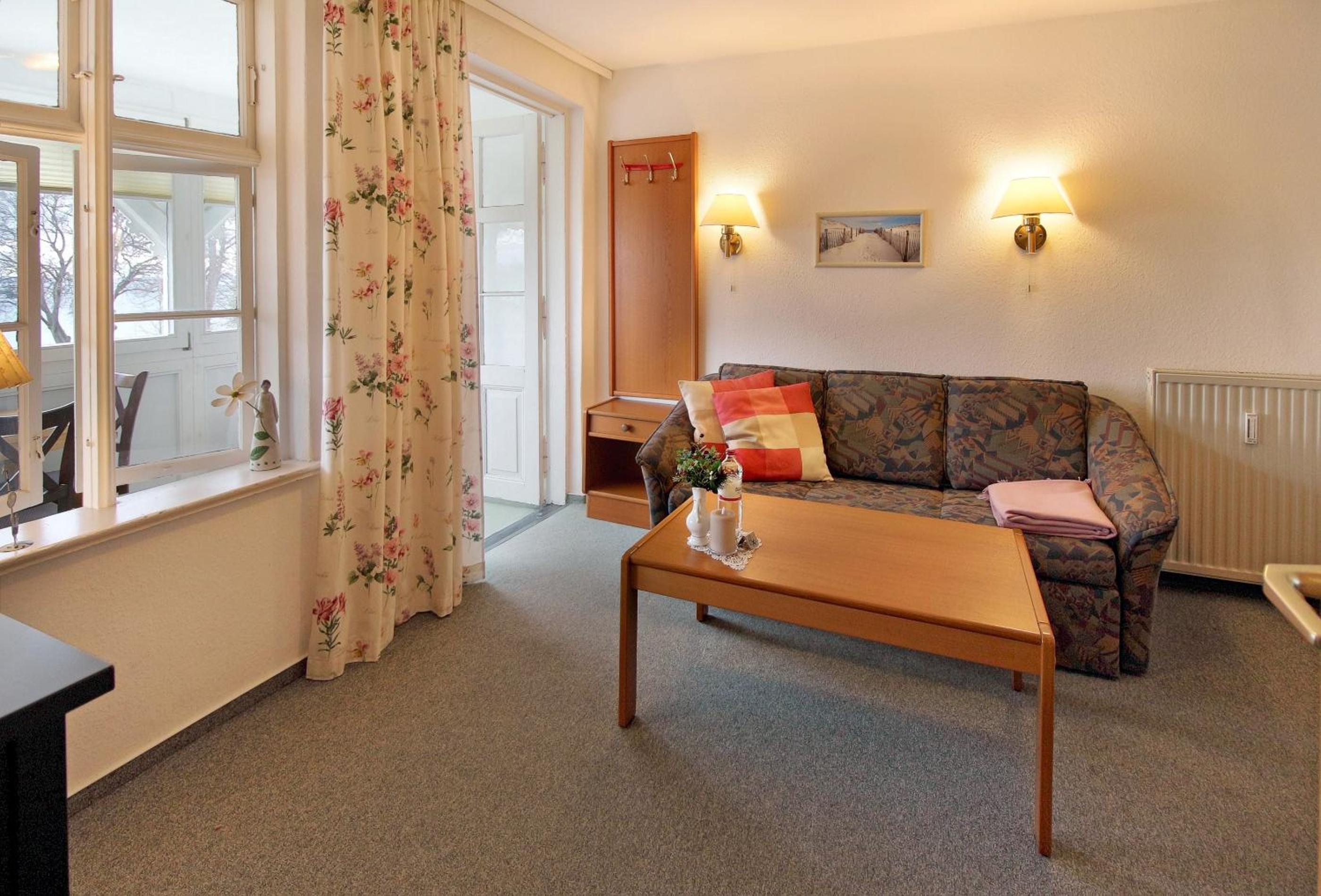 Villa Ostseelilie - Appartements mit Balkon und Meerblick