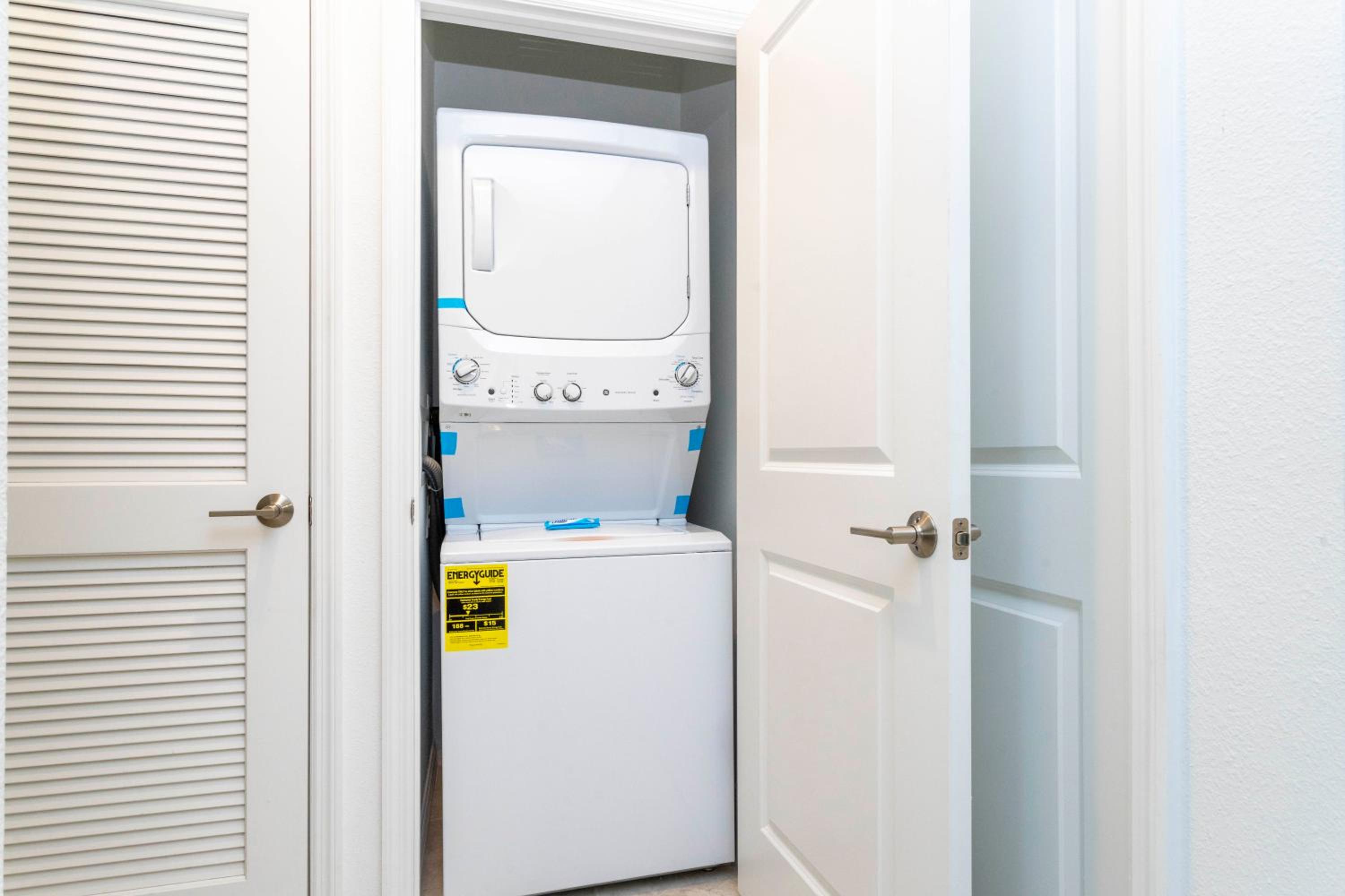 Gorgeous 2Bd Apto Close to Disney @ Storey Lake 404 3191